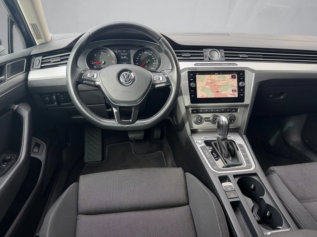 Volkswagen-Passat-image-9
