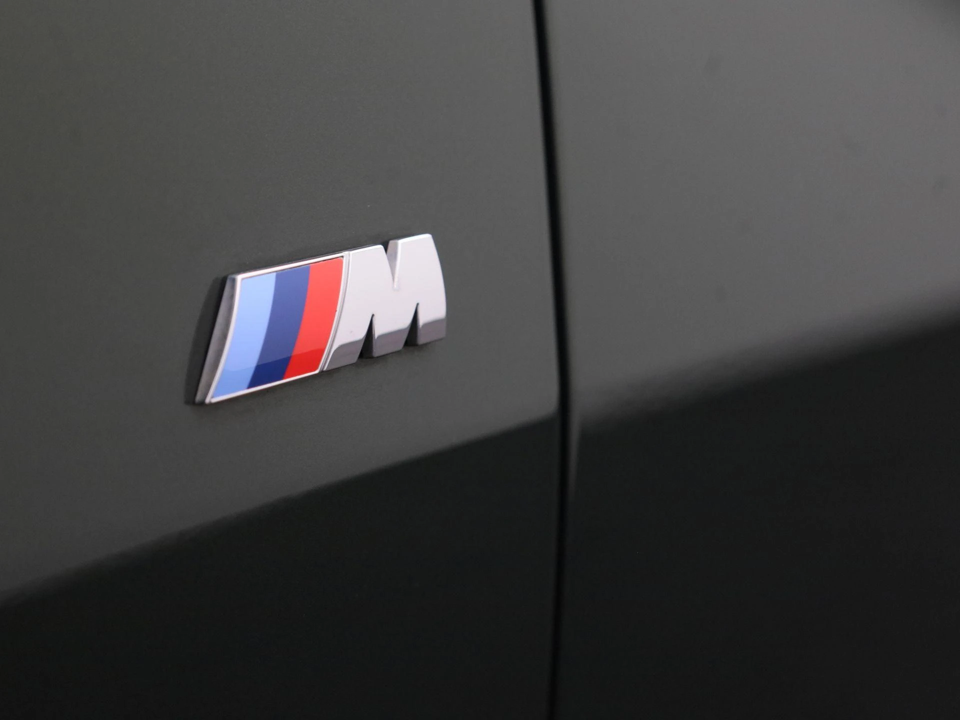 BMW-i4-image-15