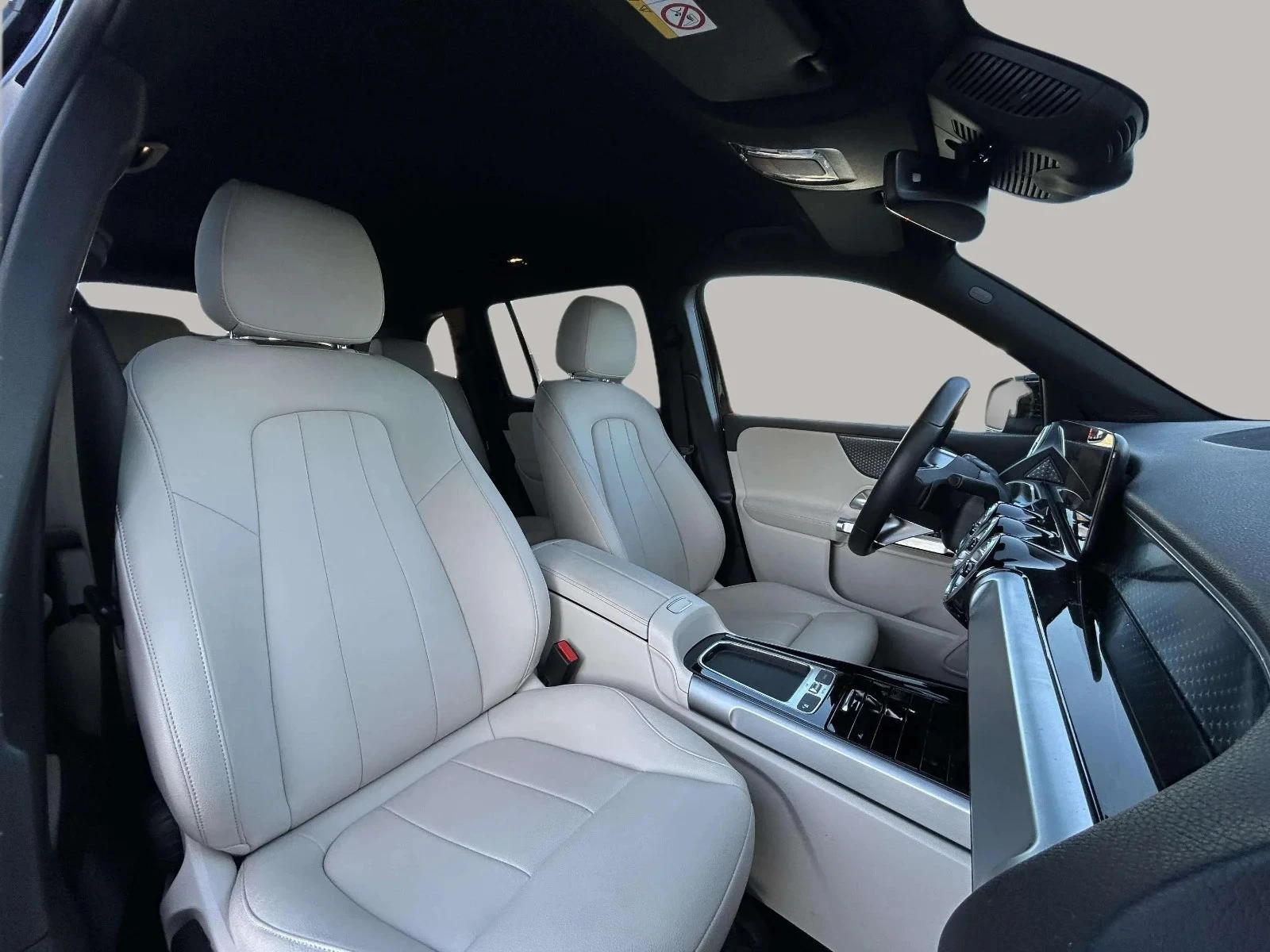 Mercedes-Benz-EQB-image-13