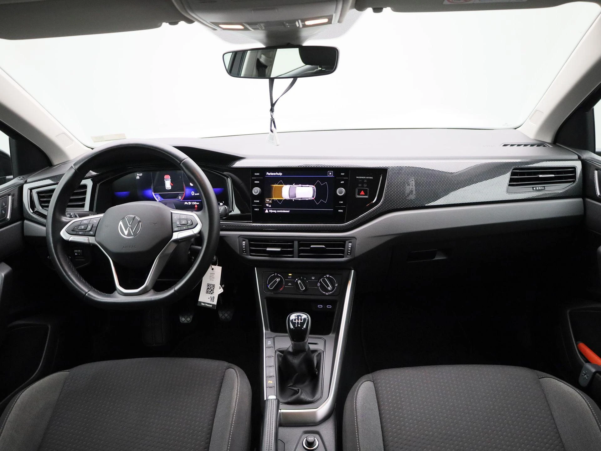 Volkswagen-Polo-image-32