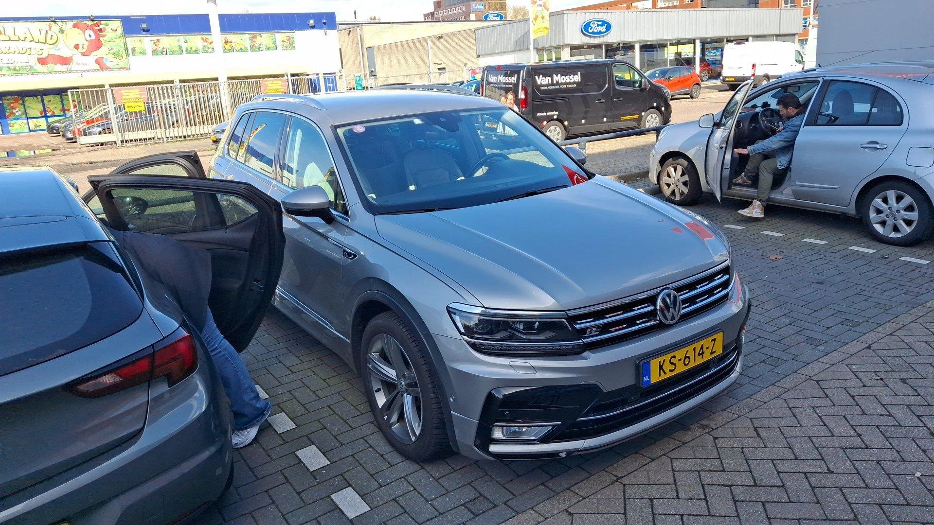Volkswagen-Tiguan-image-2