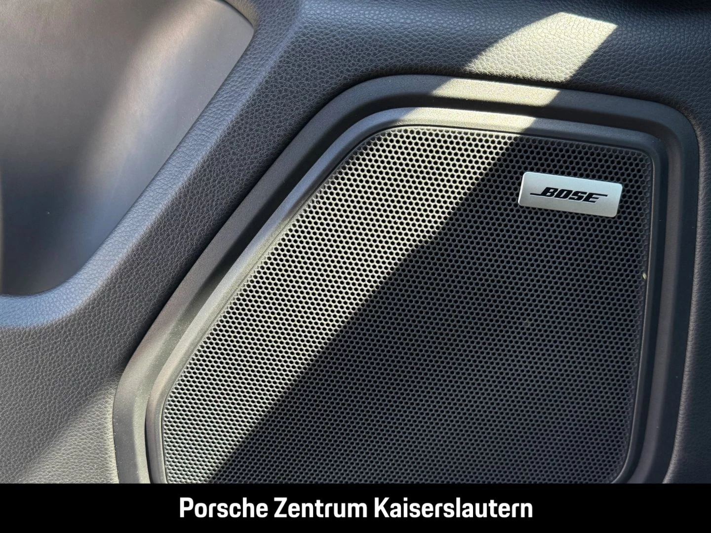 Porsche Macan Sportabgasanlage BOSE Luftfederung 20-Zoll -