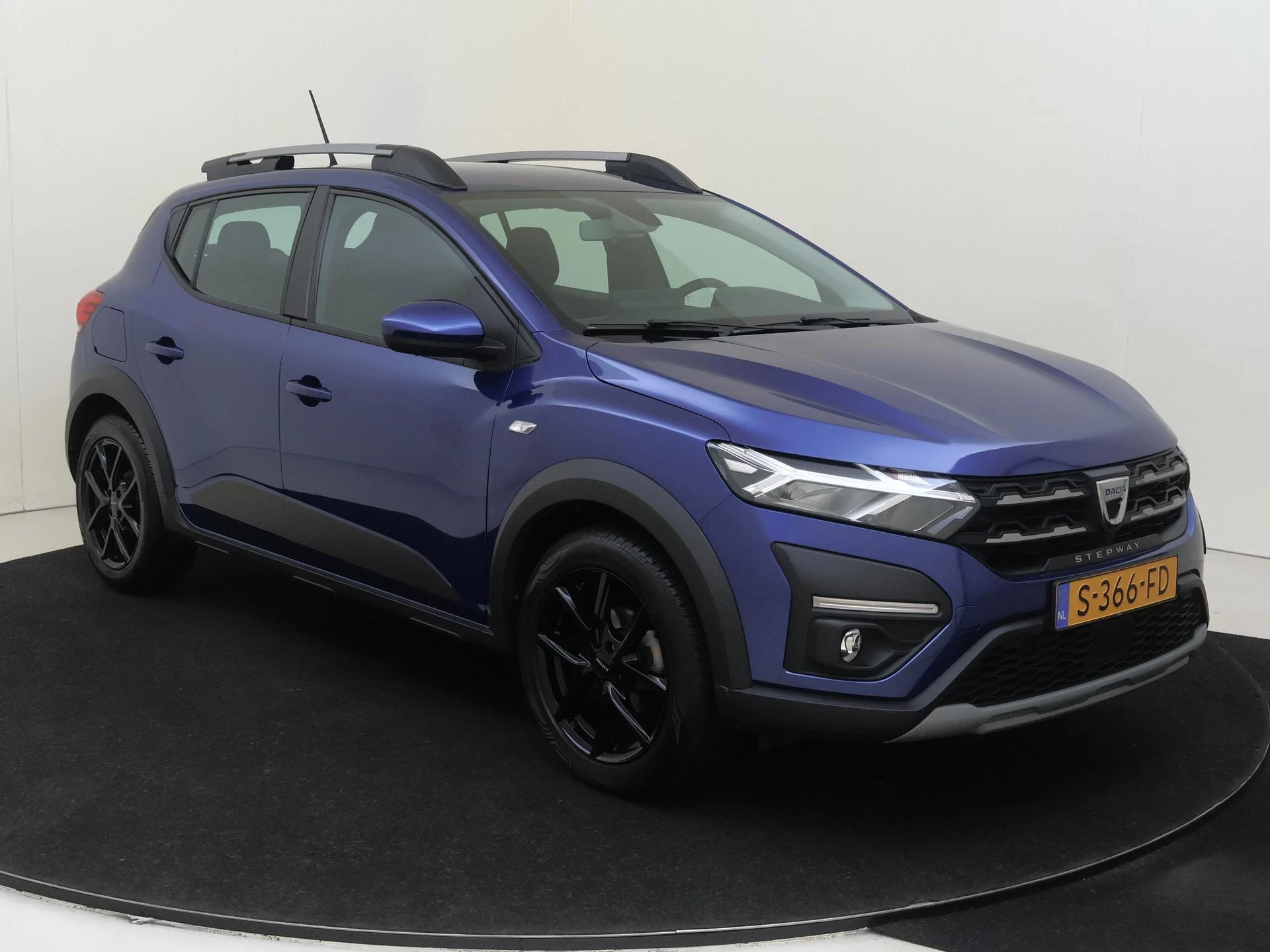 Dacia-Sandero Stepway-image-1
