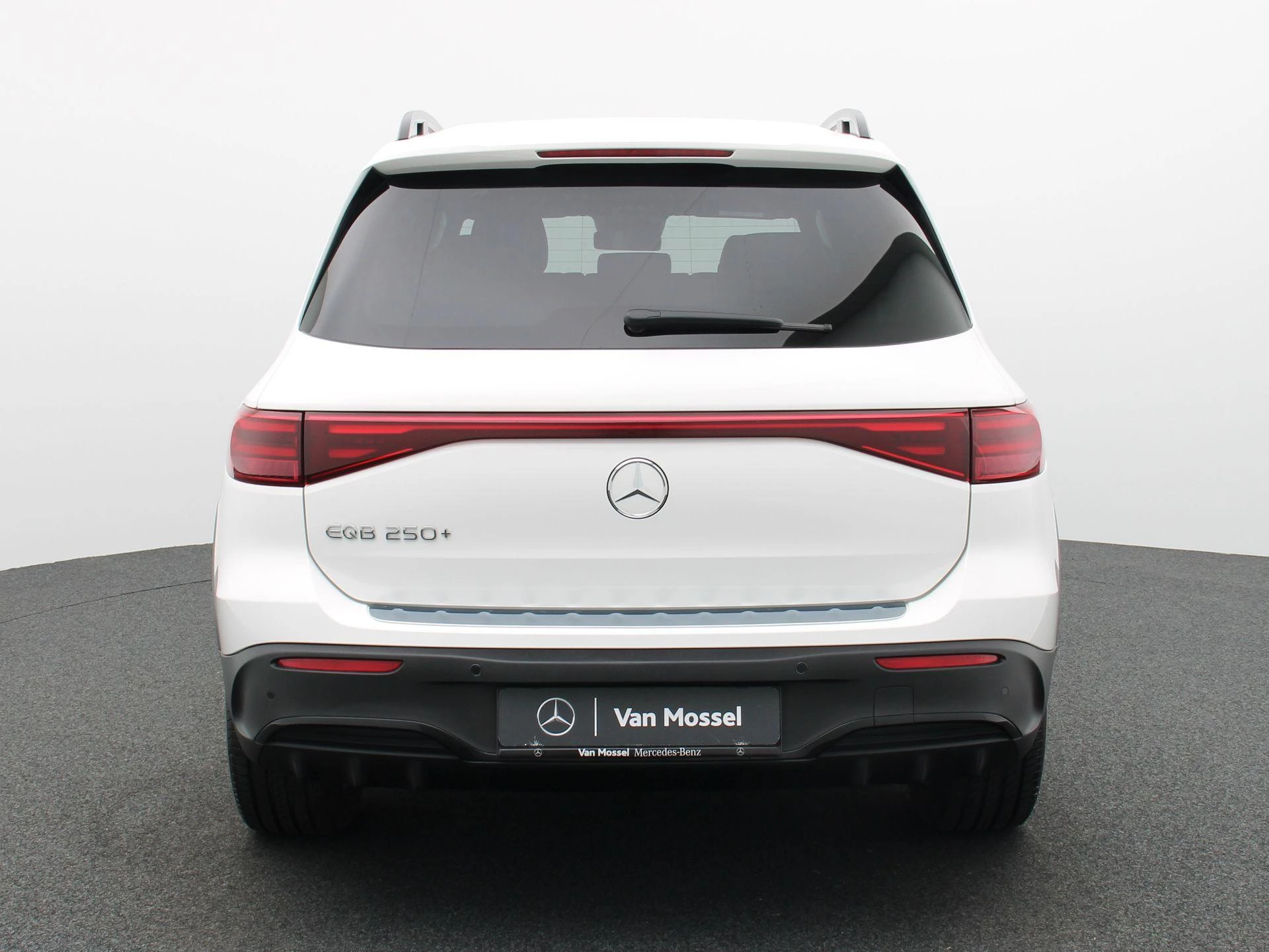 Mercedes-Benz EQB 250+ AMG Line + 7 ZITPLAATSEN + CARPLAY + NIGHTPAKKET +