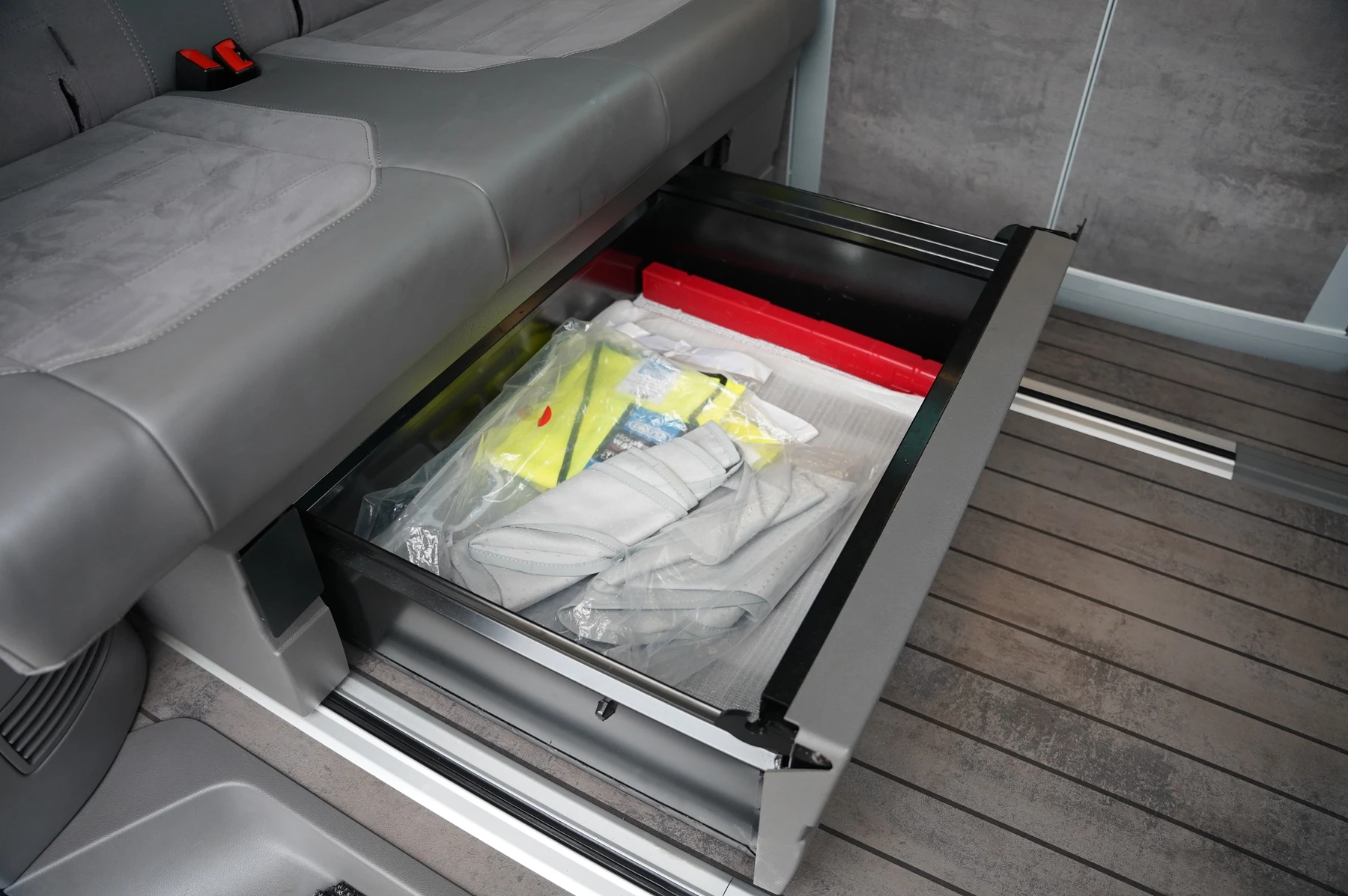 Volkswagen-California-image-9