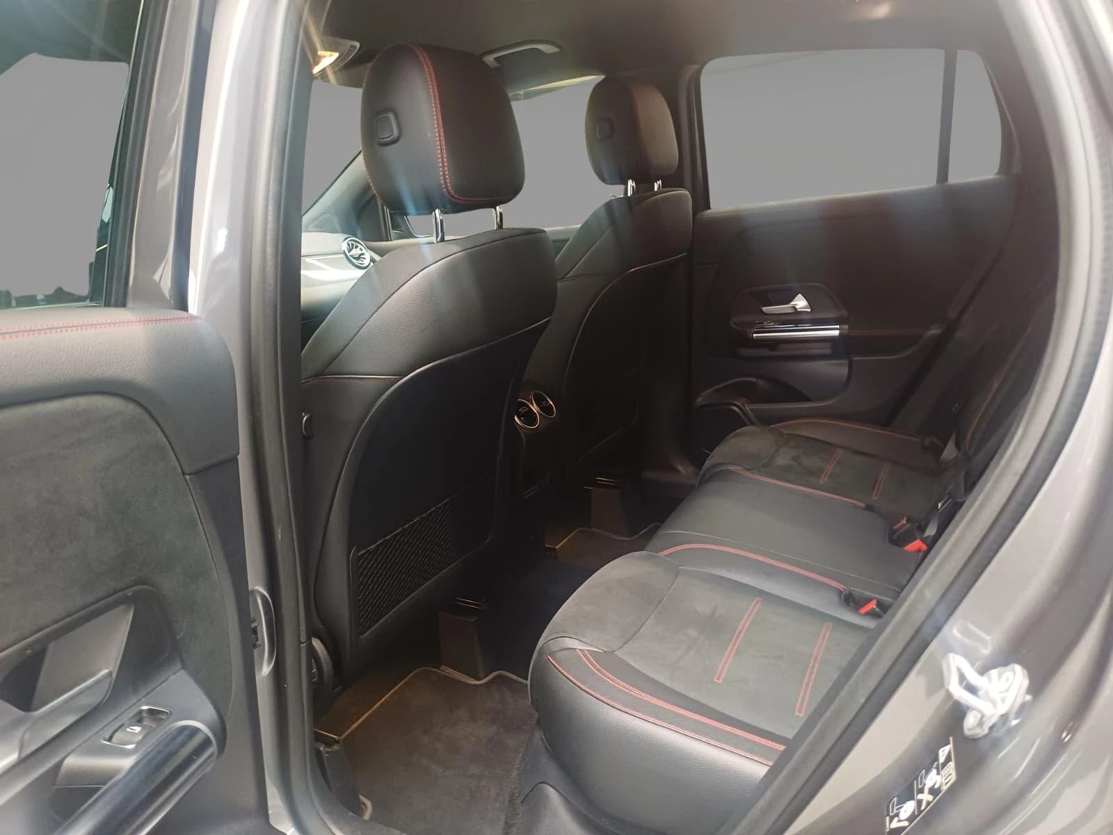 Mercedes-Benz GLA 200 d + AMG LINE + TREKHAAK + CAMERA +