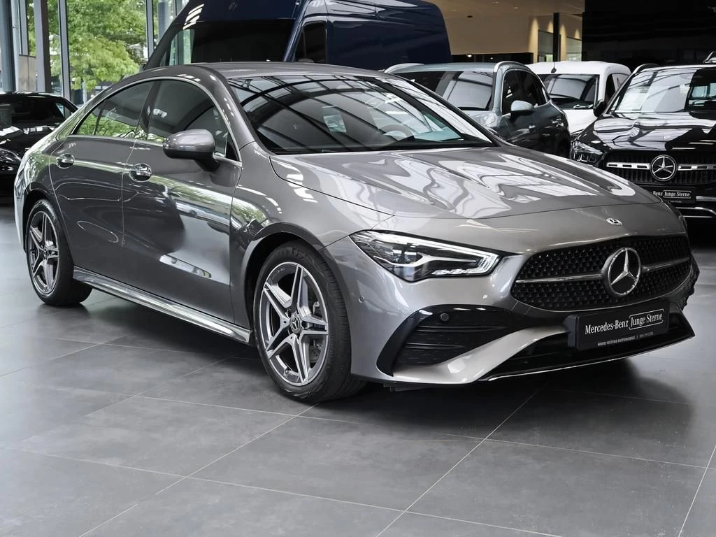 Mercedes-Benz-CLA 200 d-image-4