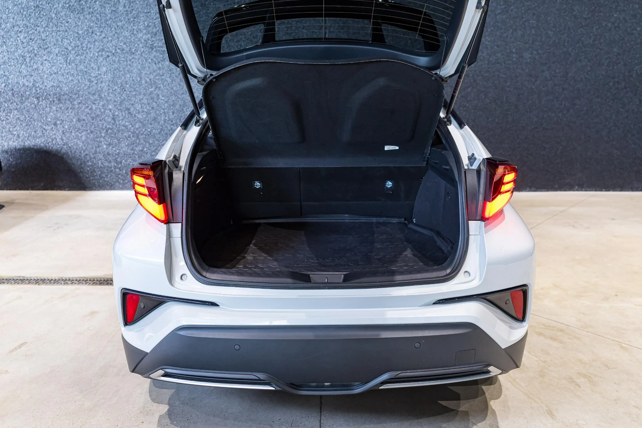 Toyota-C-HR-image-11