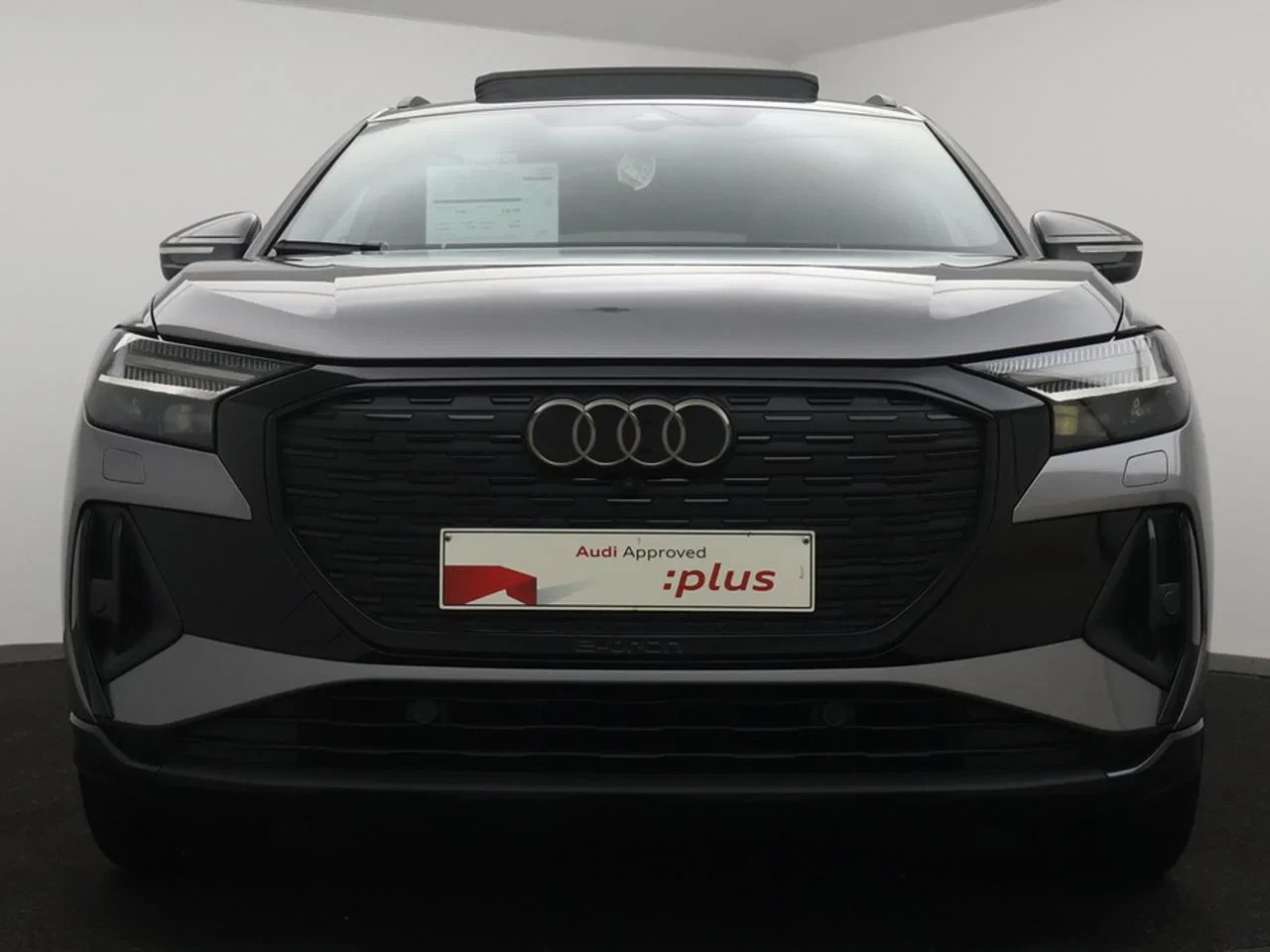 Audi Q4 e-tron Audi Q4 3X S LINE Corporate S 45 e-tron 286PK *AUTOMAAT*LEDER*PANODAK*TREKHAAK*SPORTZETELS*CAMERA*ACC*PDC*...*