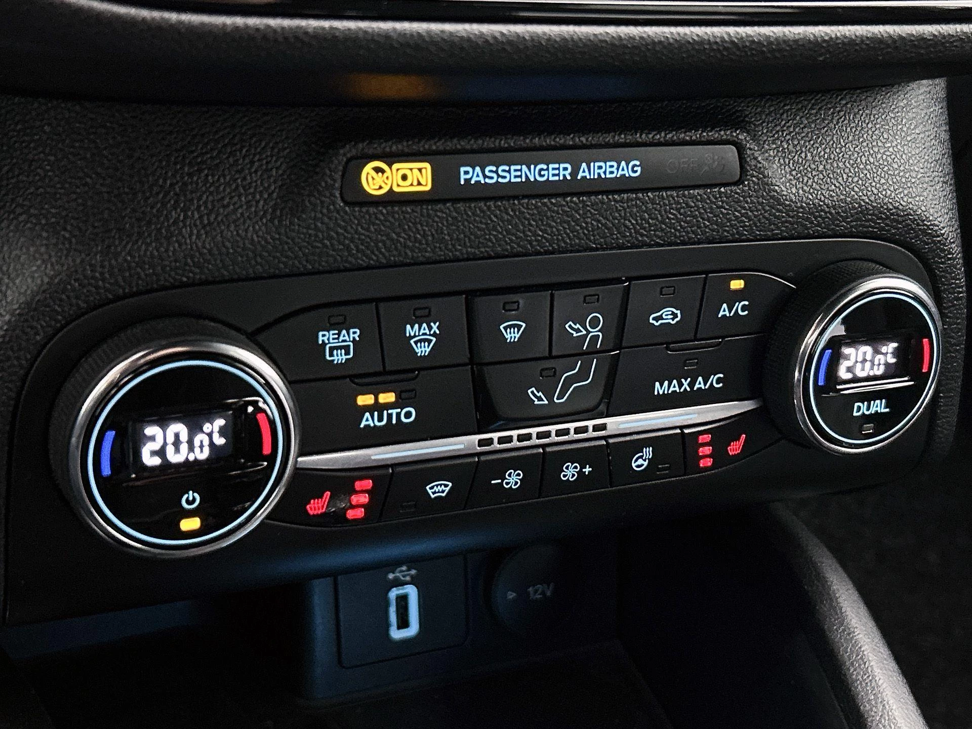Ford Focus 1.0 EcoBoost Hybrid ST Line X Business