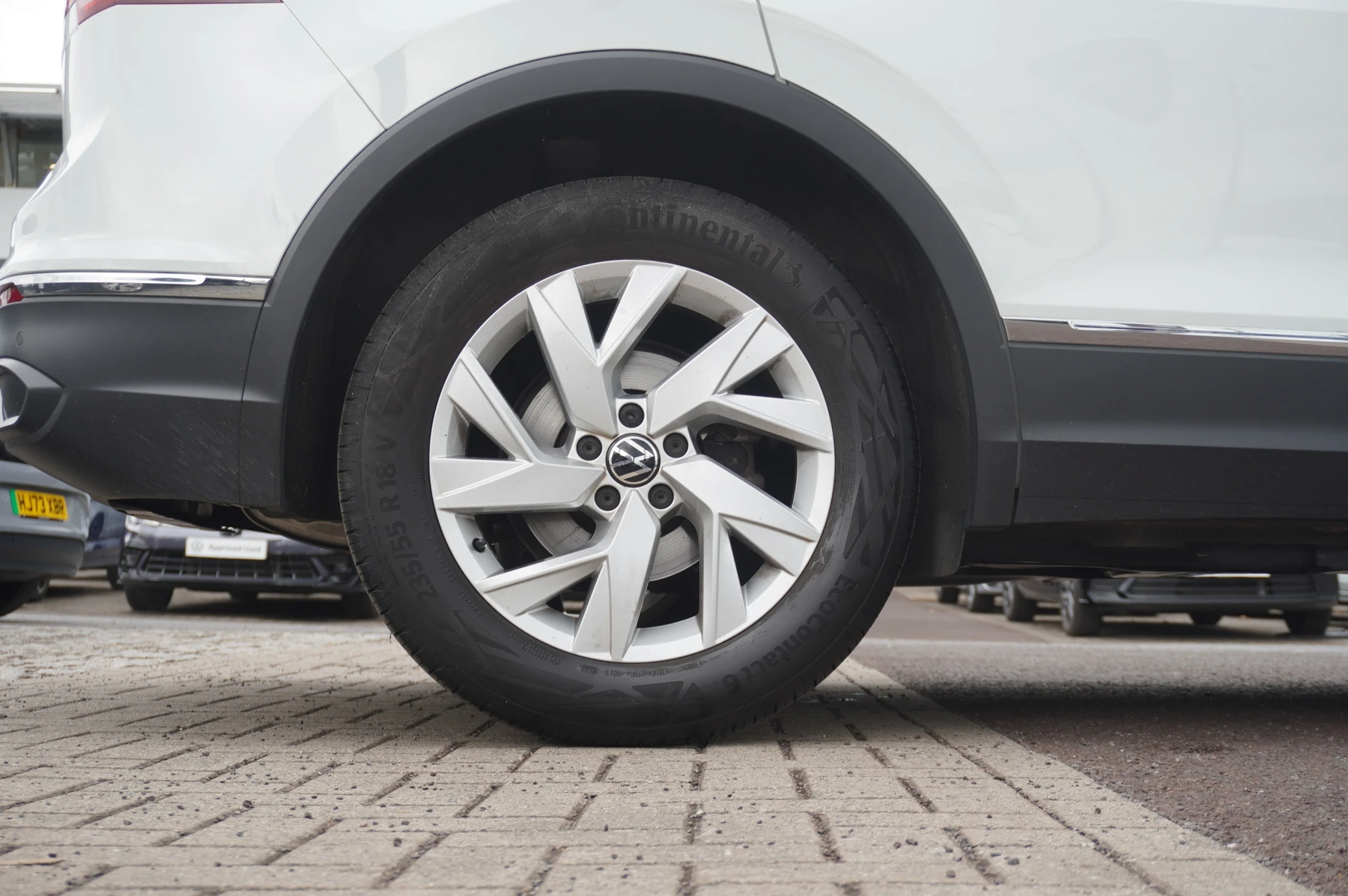 Volkswagen-Tiguan-image-18