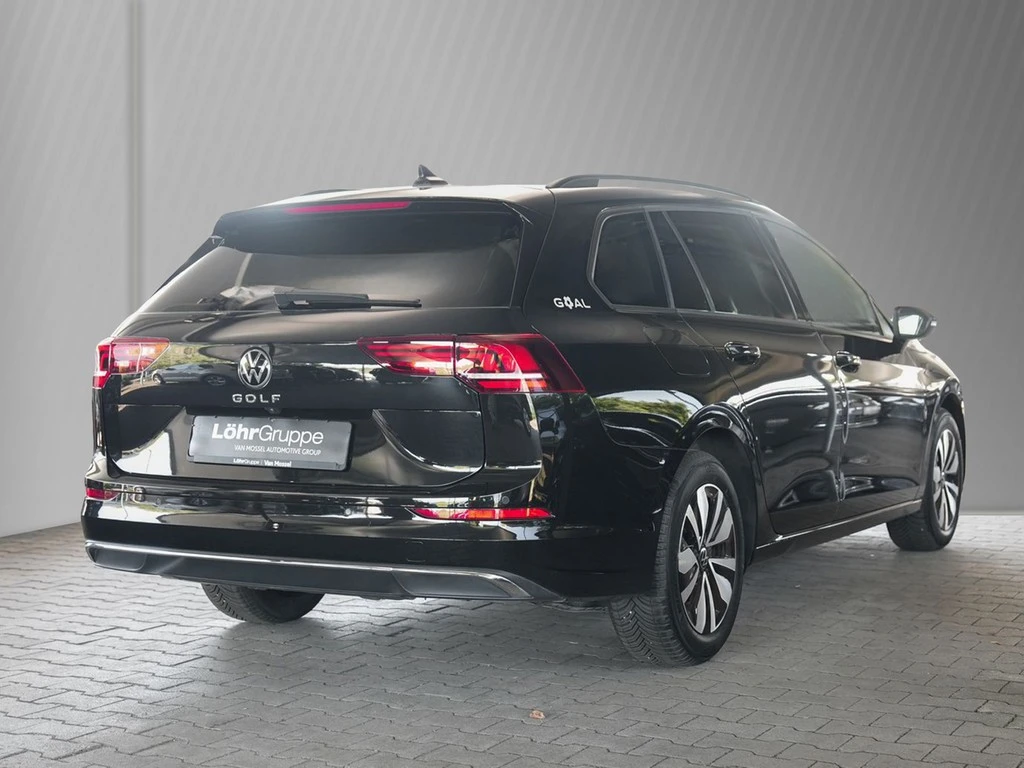 Volkswagen-Golf-image-3