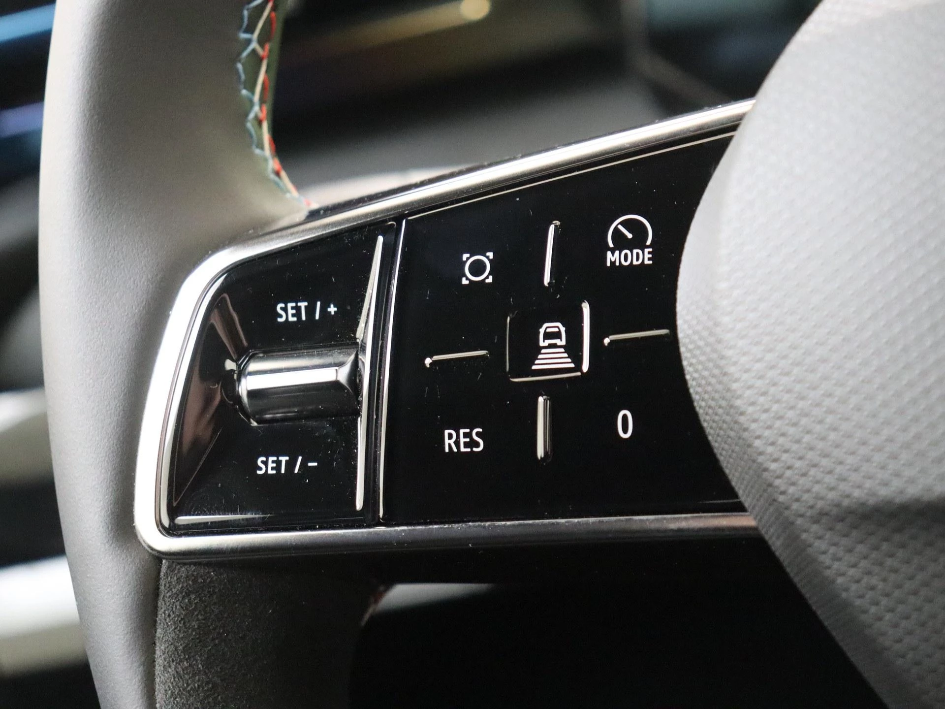 Renault-Clio-image-11