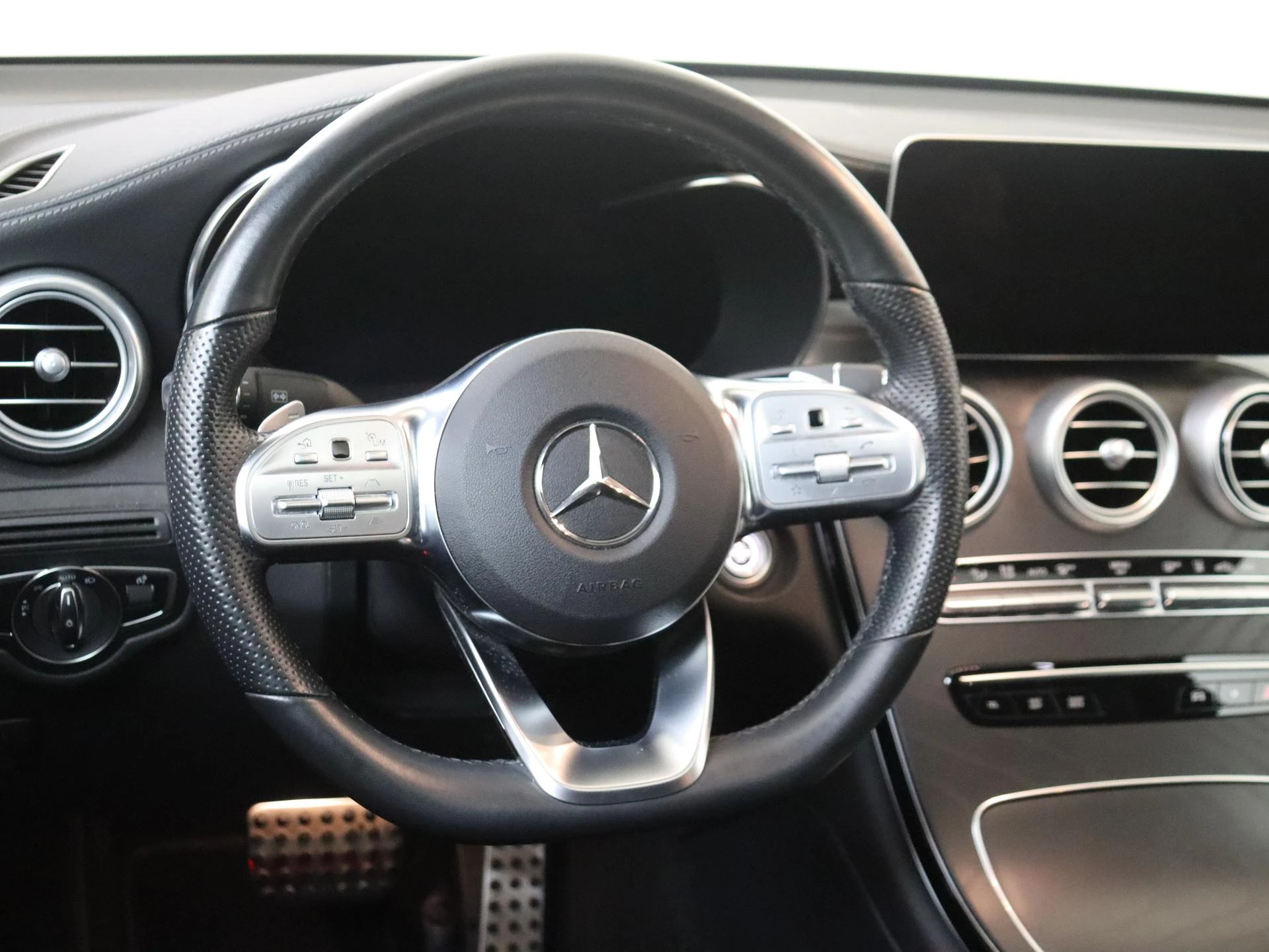 Mercedes-Benz-GLC-image-9
