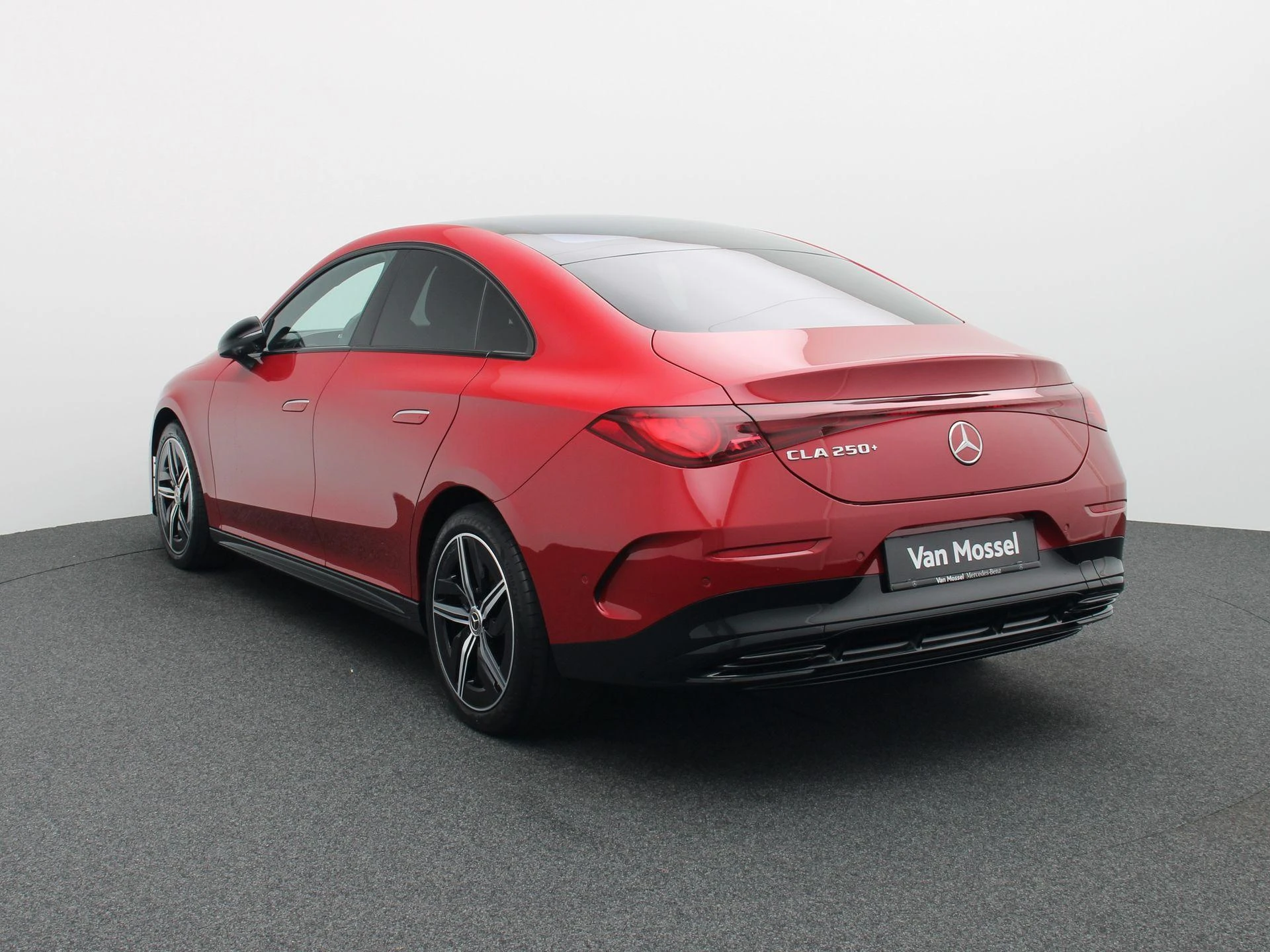 Mercedes-Benz-CLA-image-1