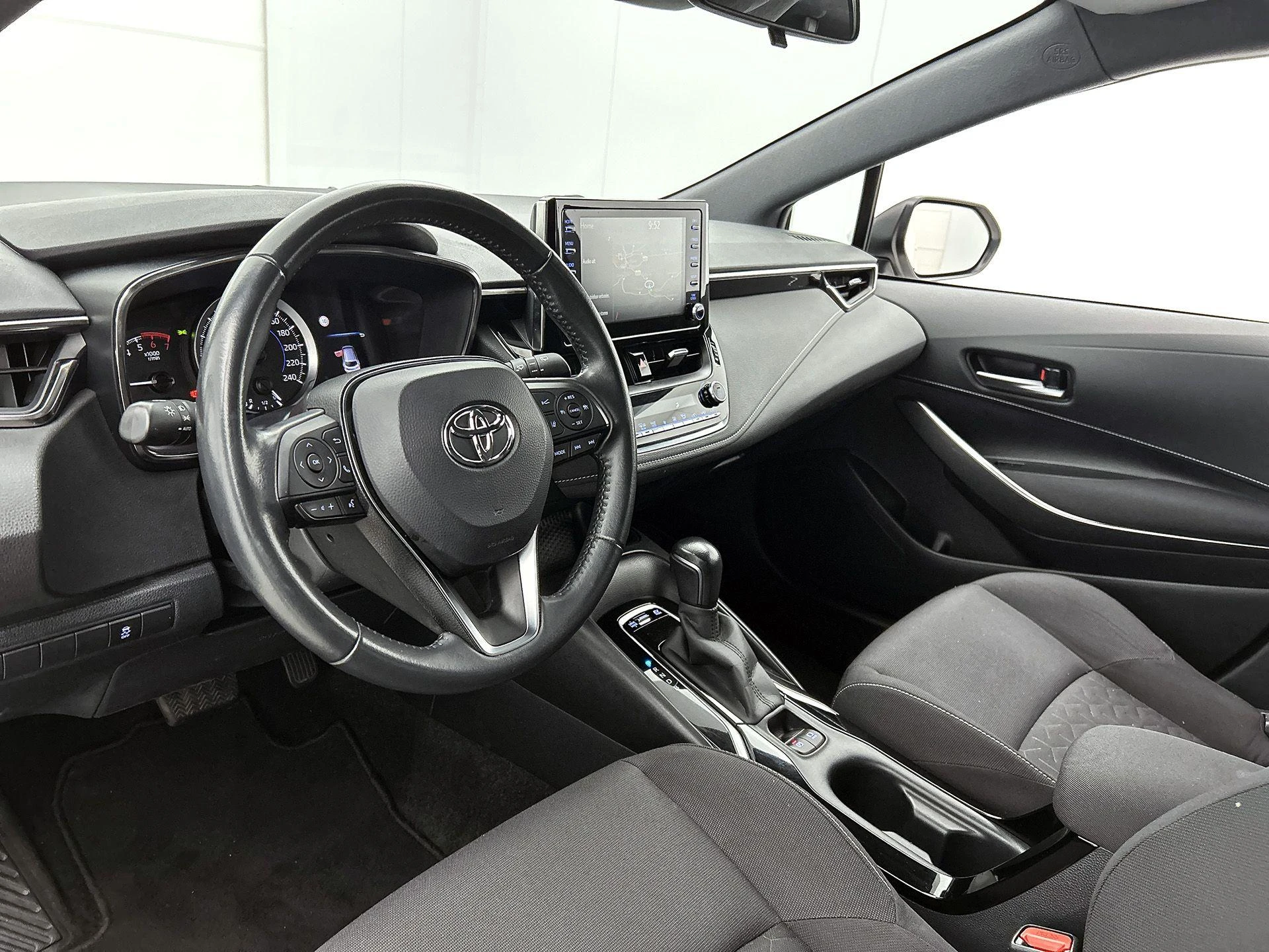 Toyota-Corolla Touring Sports-image-17