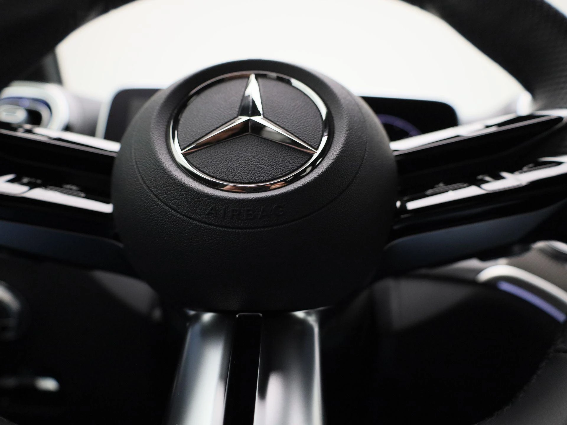 Mercedes-Benz-GLC-image-27