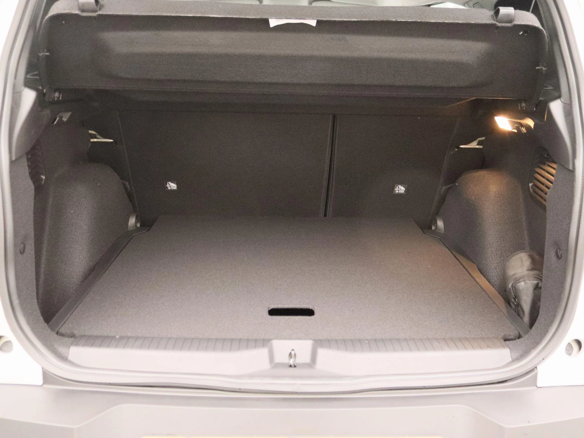 Opel-Frontera-image-13