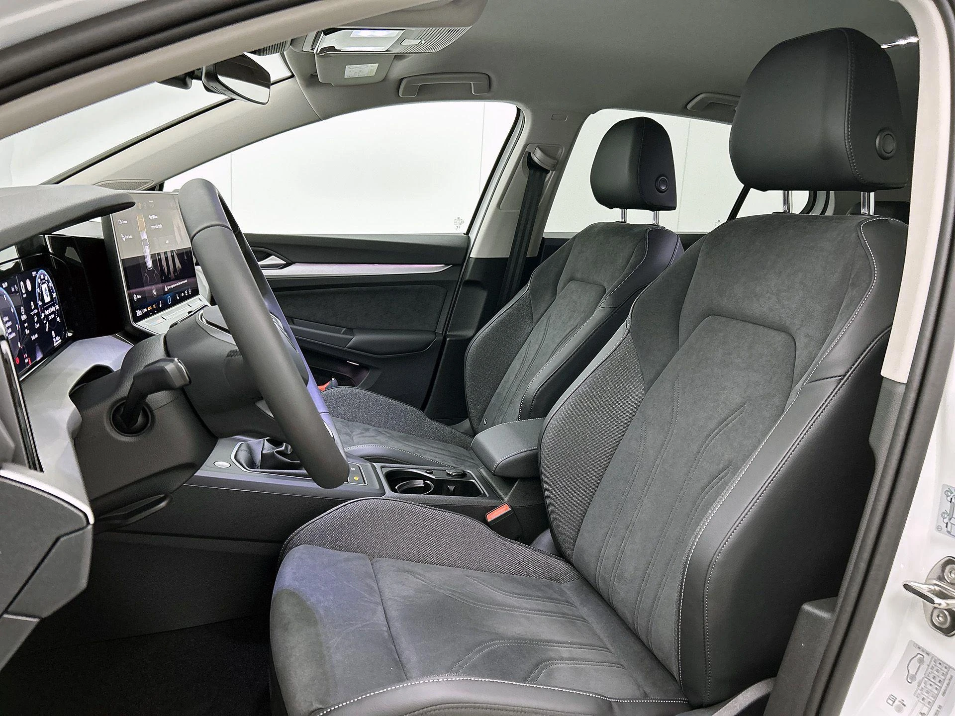 Volkswagen-Golf-image-32