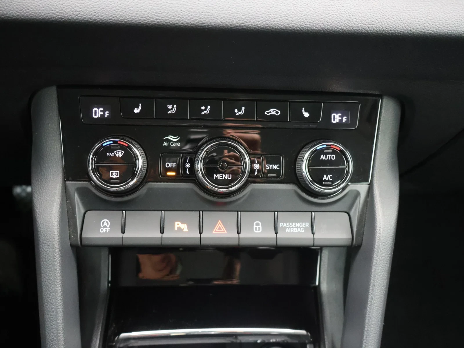 Škoda Karoq Karoq Clever 1.0 TSI 110PK *CAMERA*PDC*APP-CONNECT*NAVI*...*
