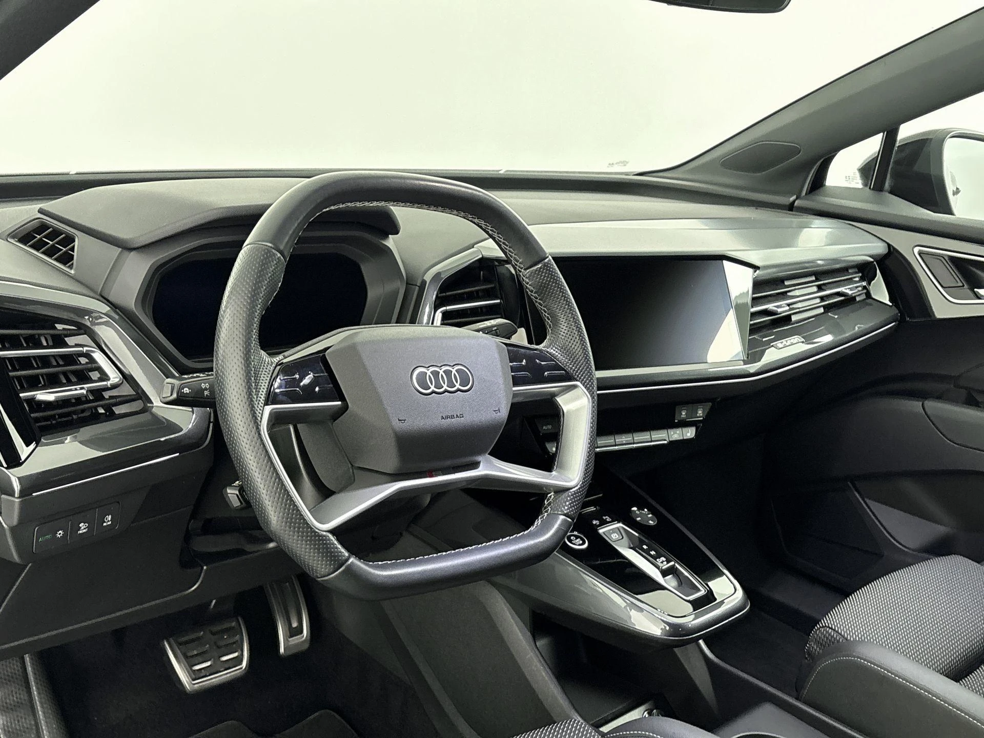 Audi-Q4 e-tron-image-17