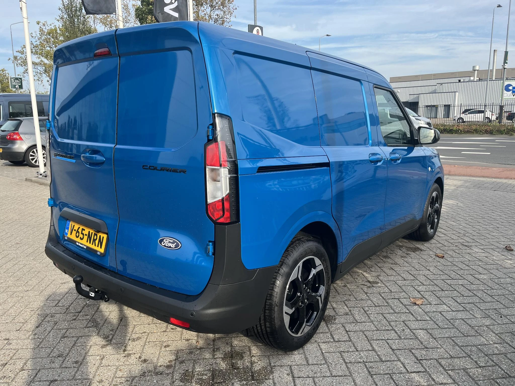 Ford-E-Transit-image-3