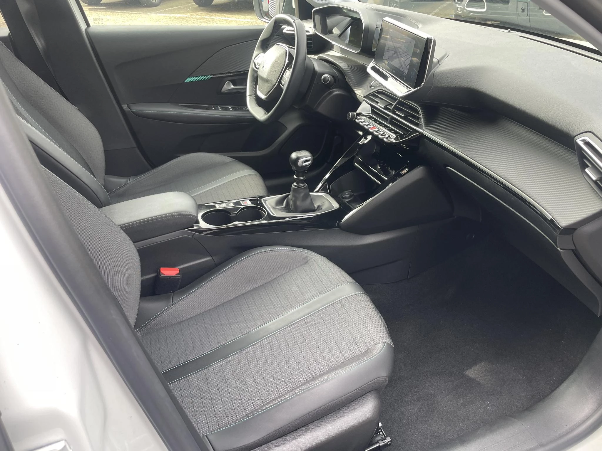 Peugeot-208-image-14