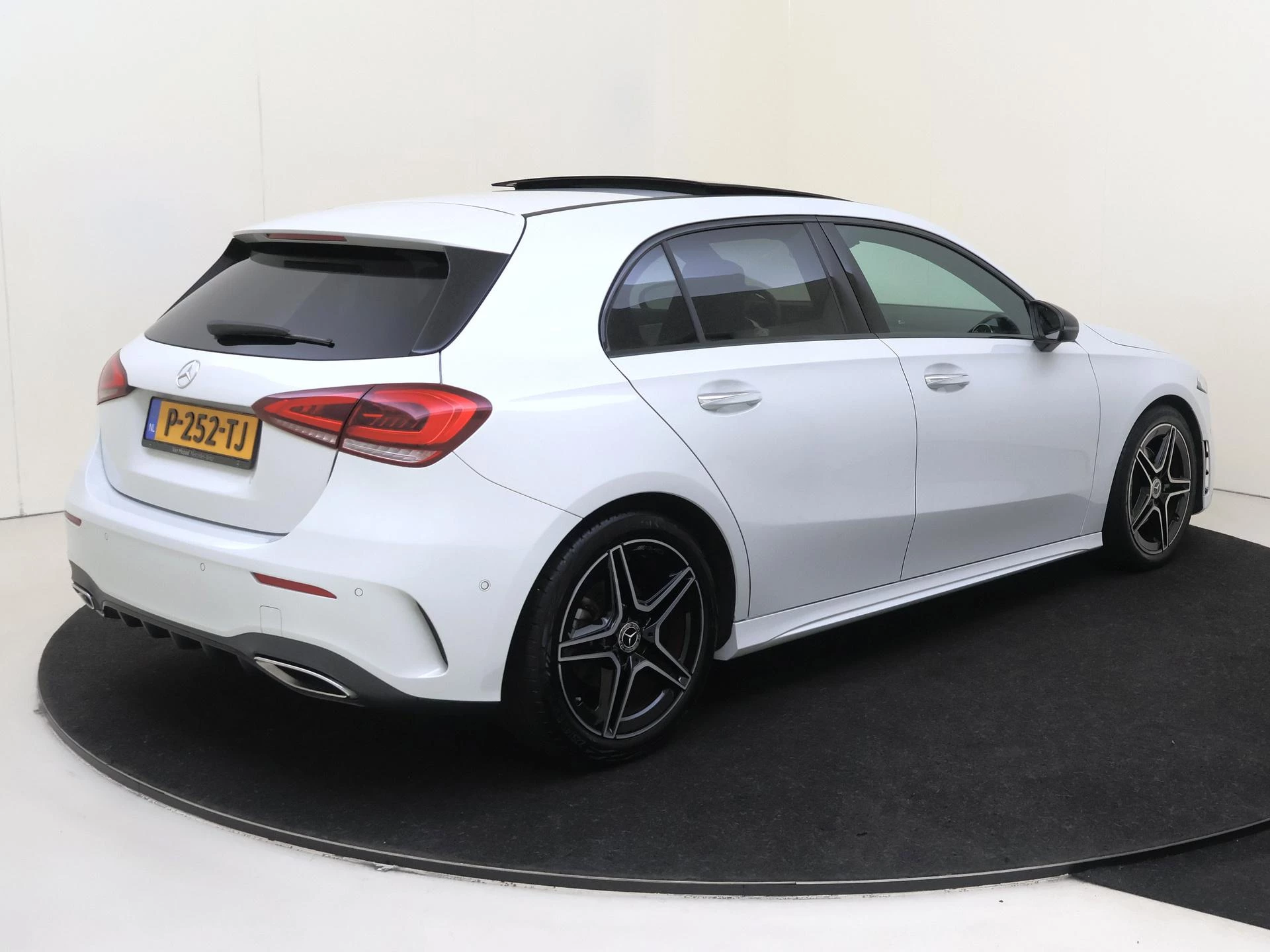 Mercedes-Benz A-Klasse 180 Business Solution AMG