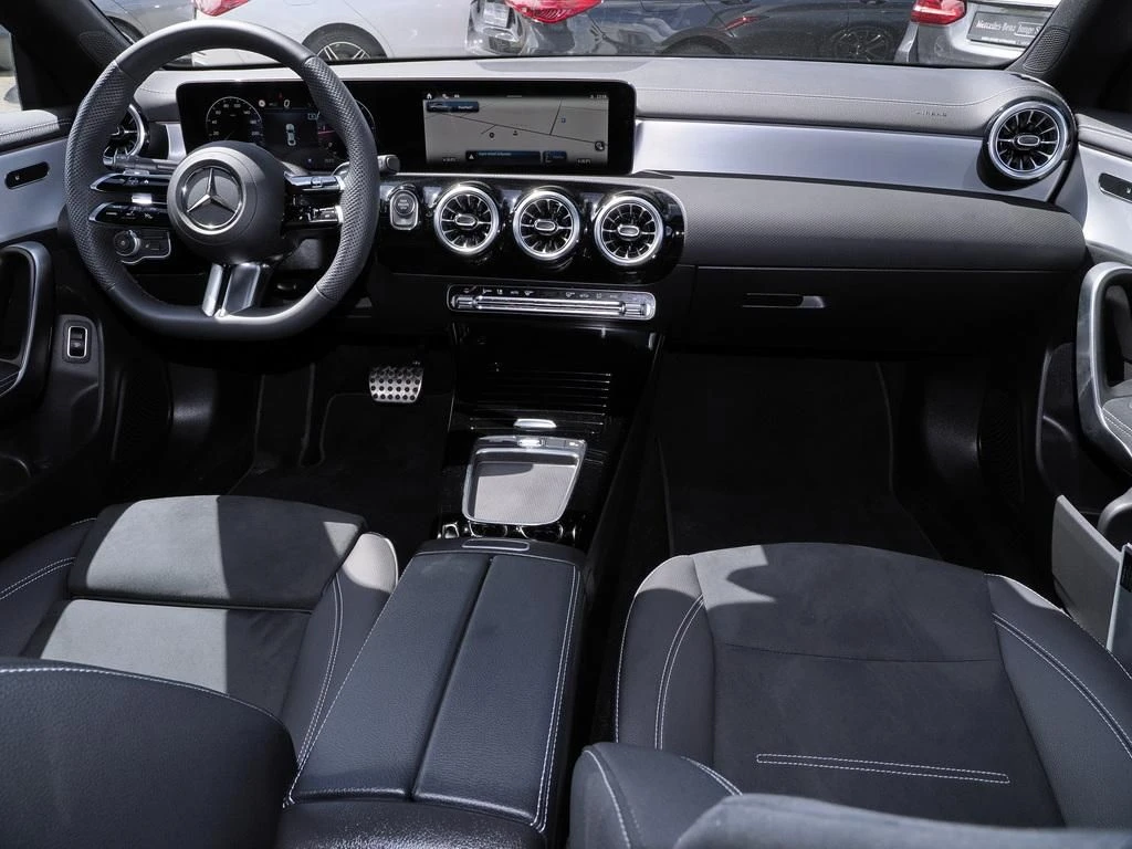 Mercedes-Benz-CLA 200 d-image-13
