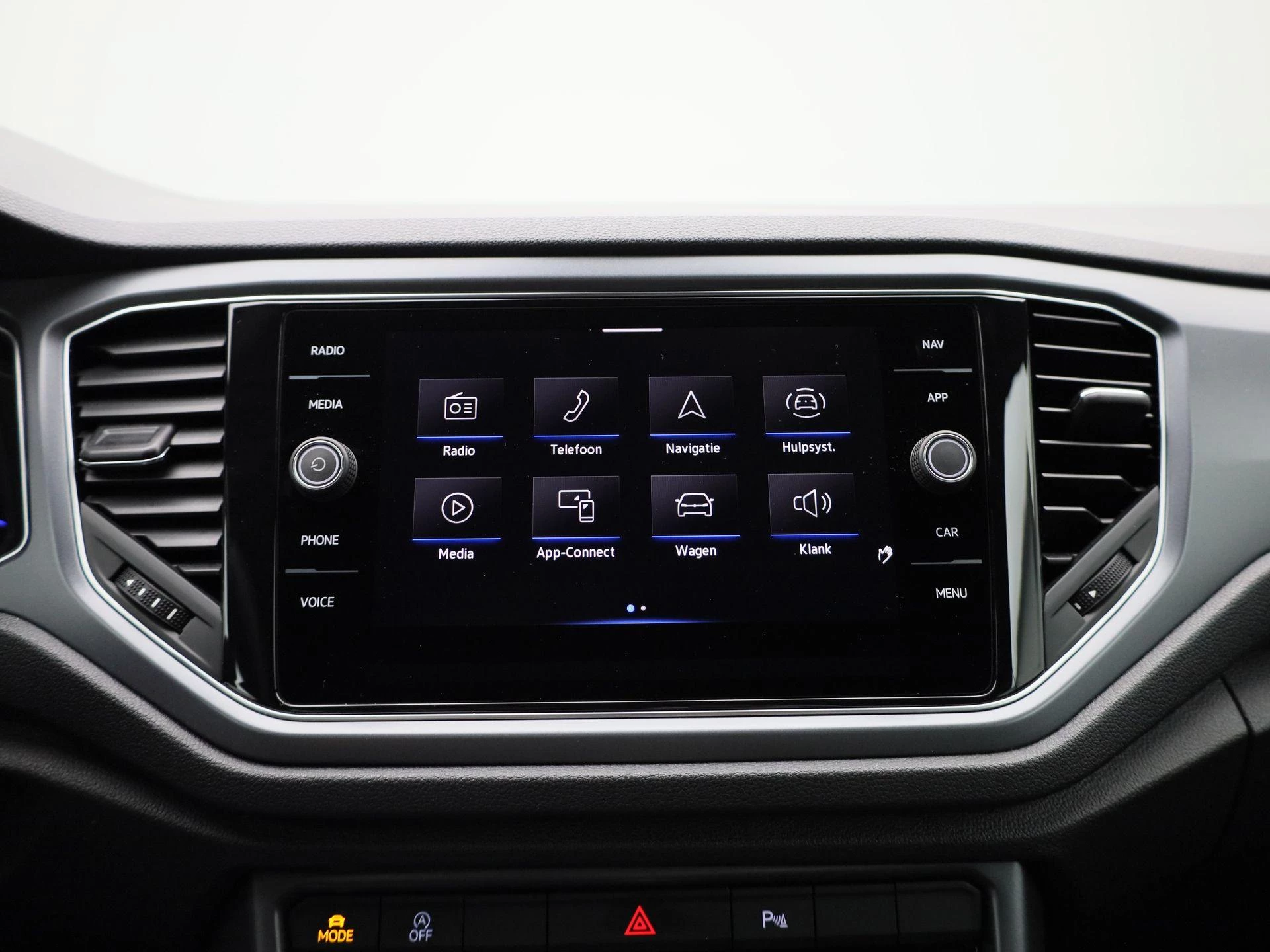 Volkswagen-T-Roc-image-30