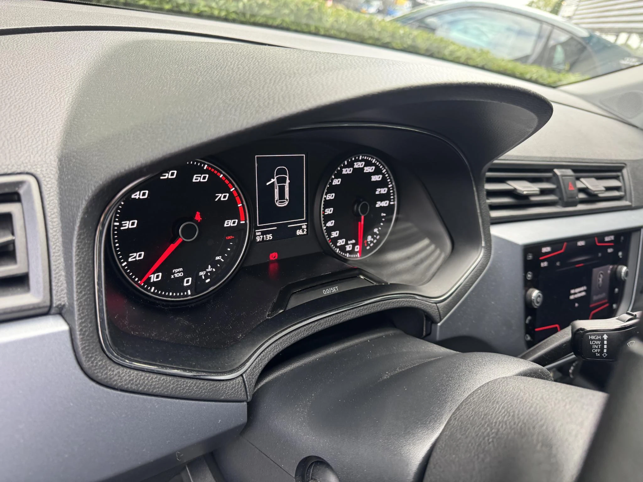 SEAT-Arona-image-9