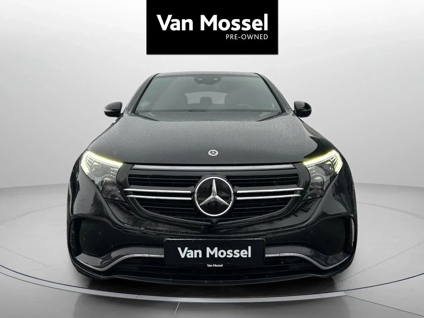 Mercedes-Benz-EQC-image-1