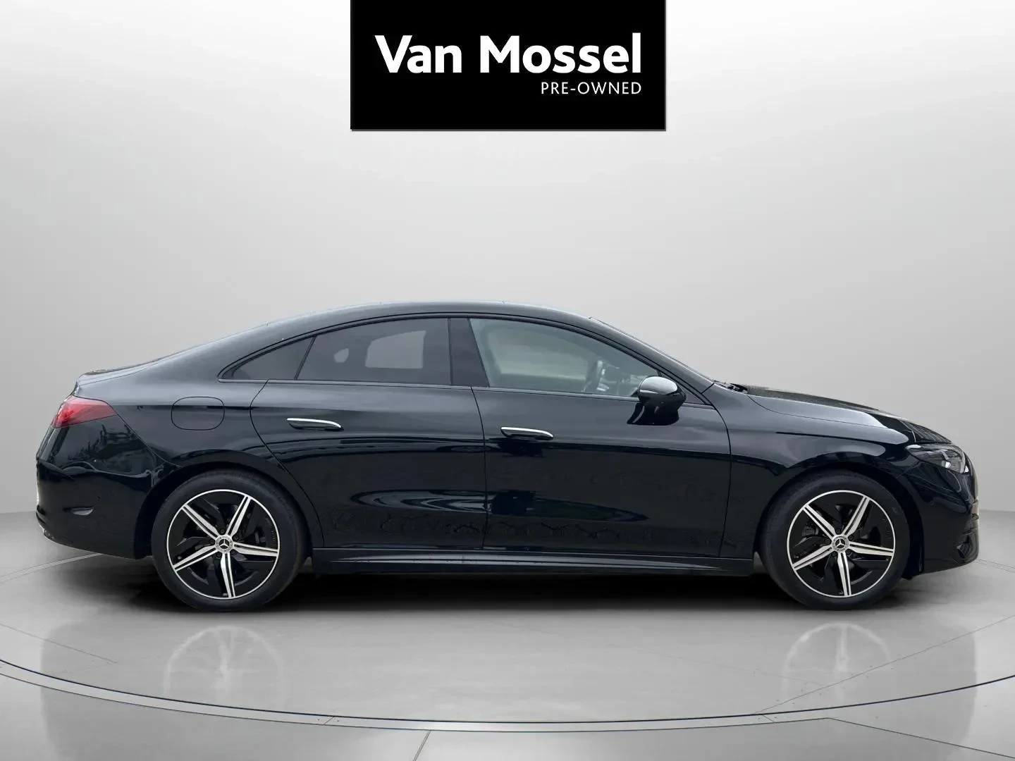 Mercedes-Benz-CLA-image-3