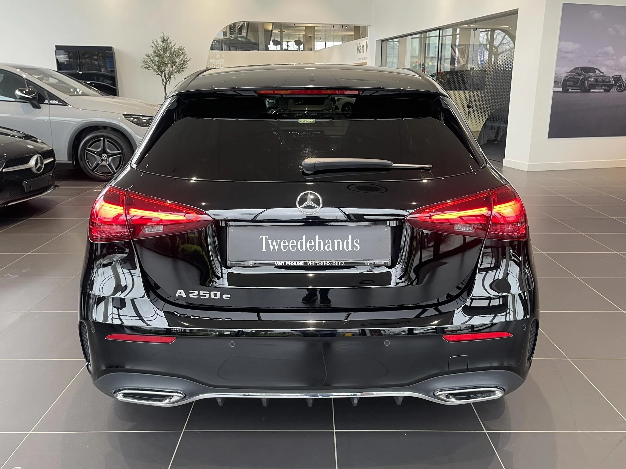 Mercedes-Benz Classe A 250 e AMG Line + LEDER + BURMESTER + MULTIBEAM LED + CARPLAY +