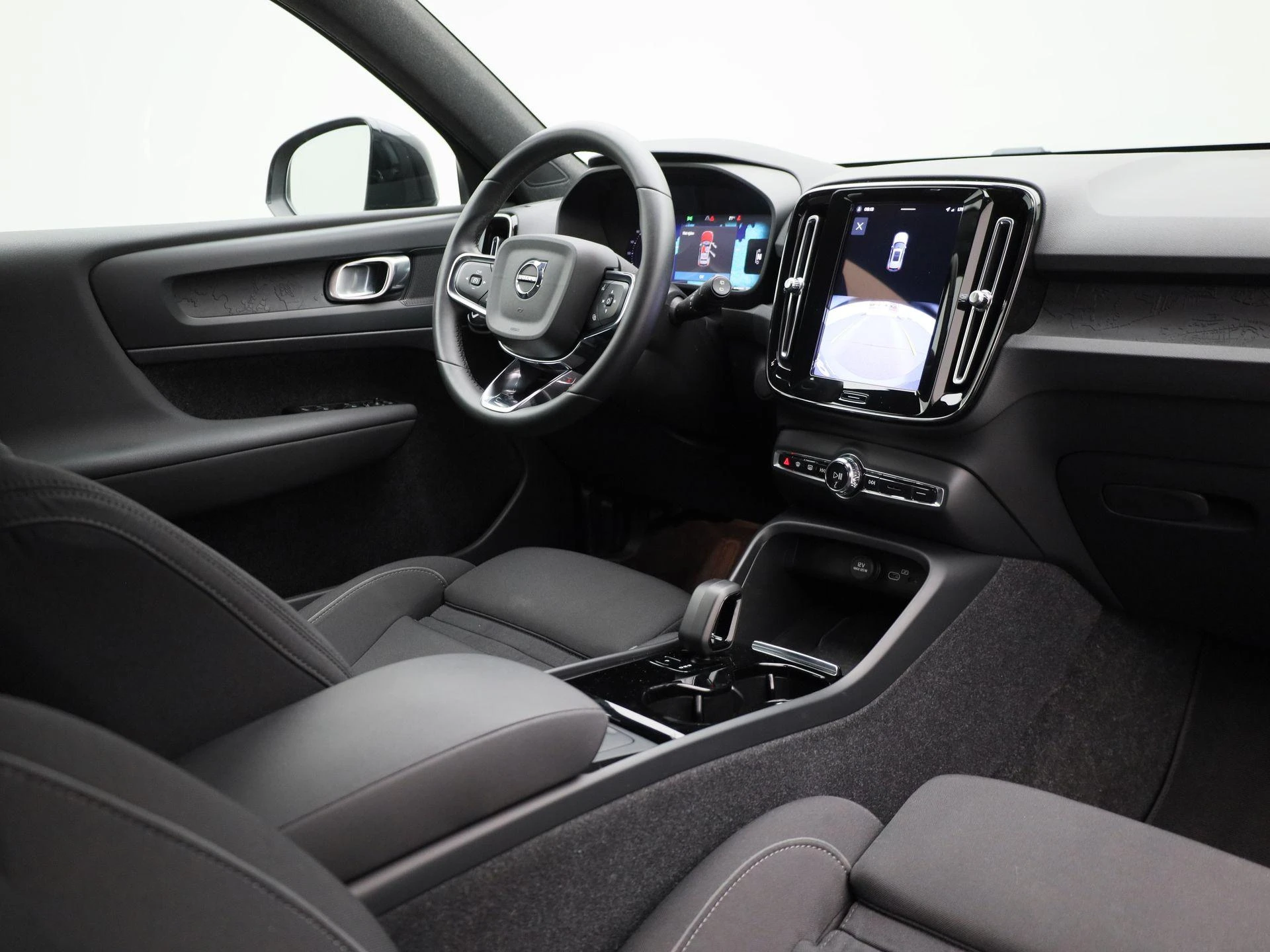 Volvo-XC40-image-40
