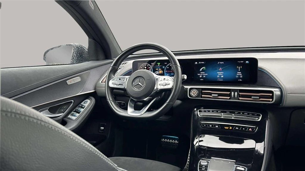 Mercedes-Benz-EQC-image-13