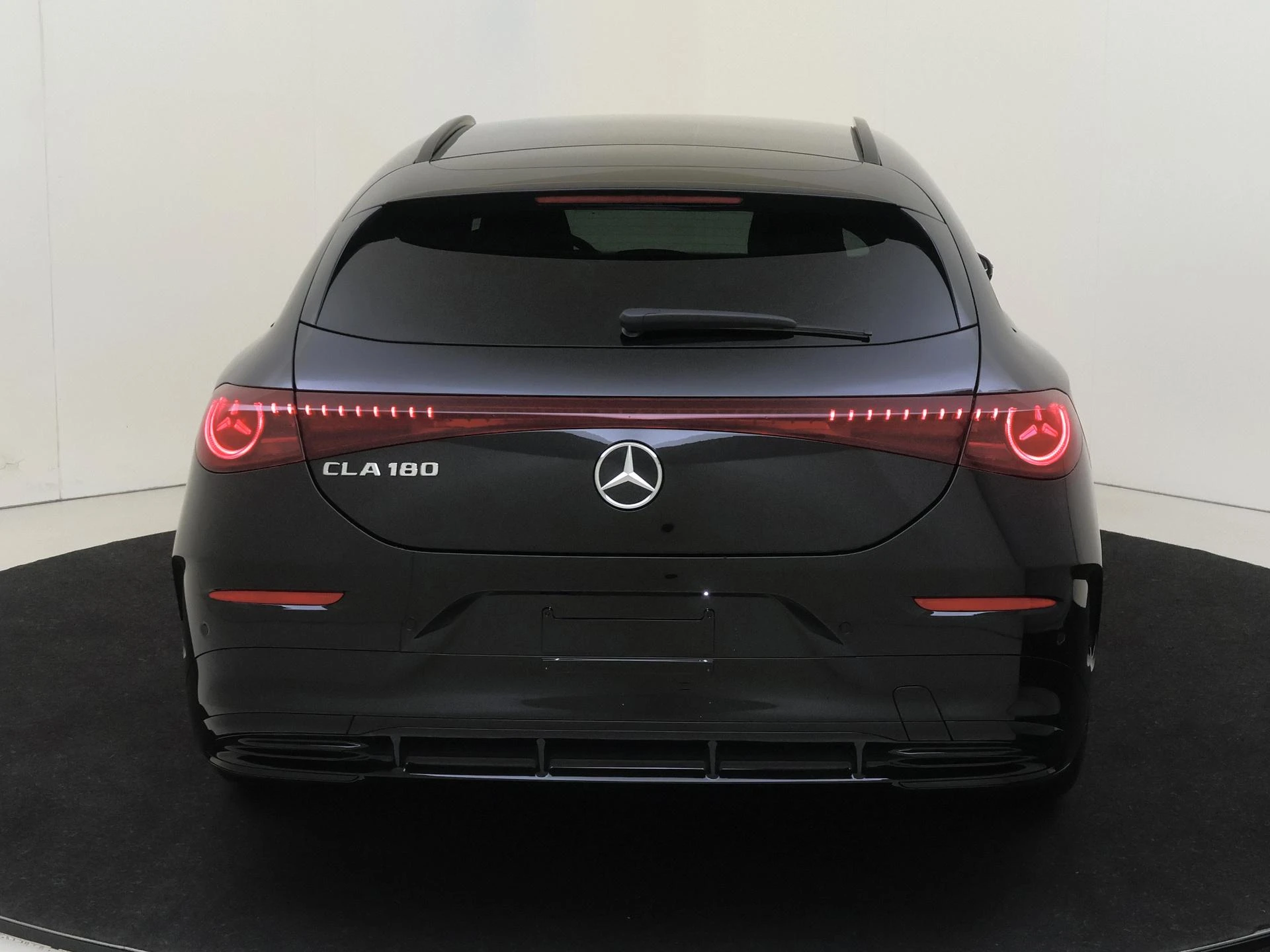 Mercedes-Benz-CLA-image-5