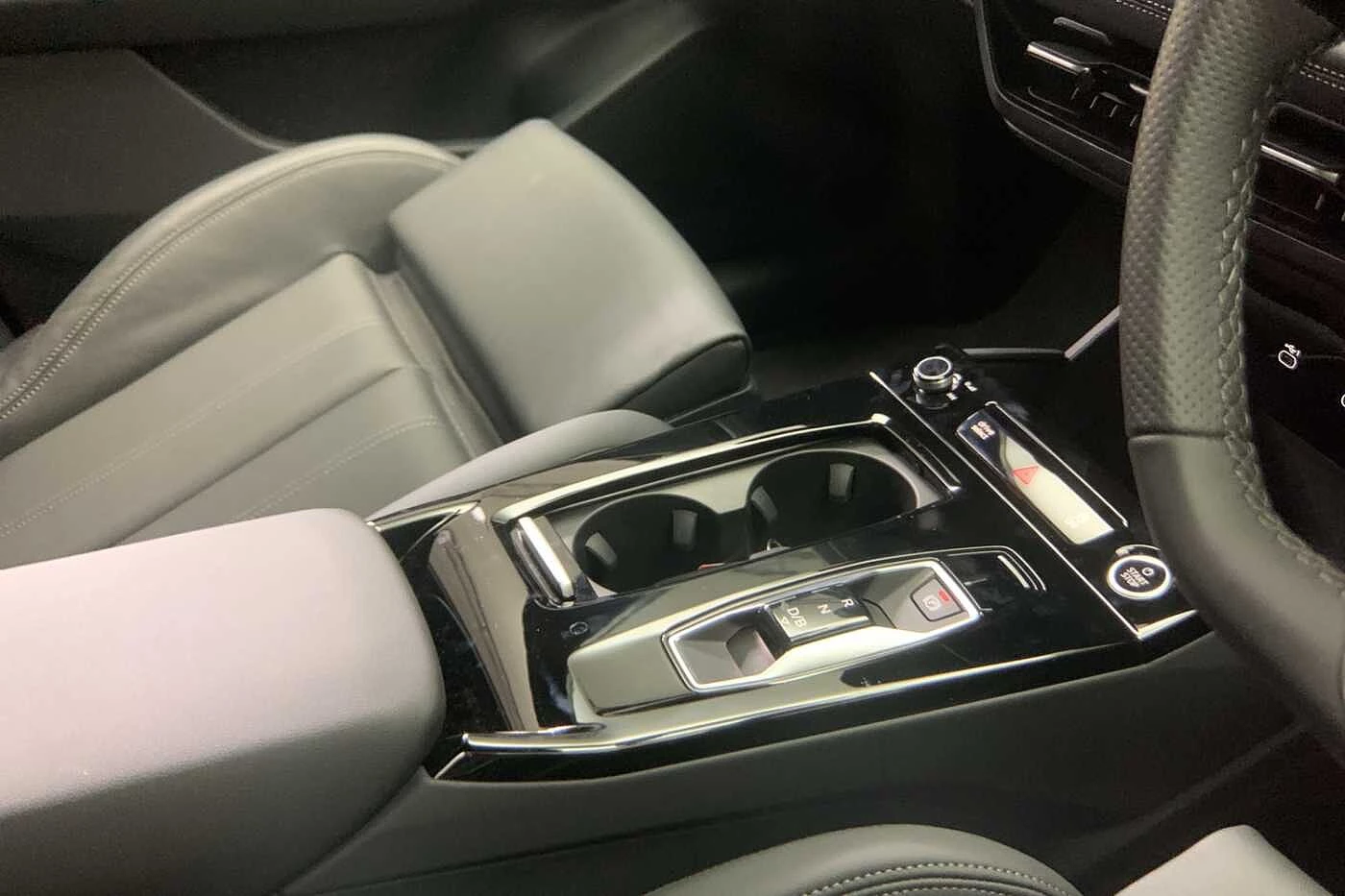 Audi-Q6 e-tron-image-7