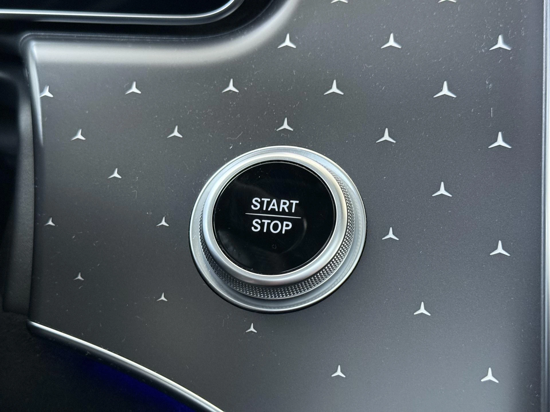 Mercedes-Benz-EQE-image-22