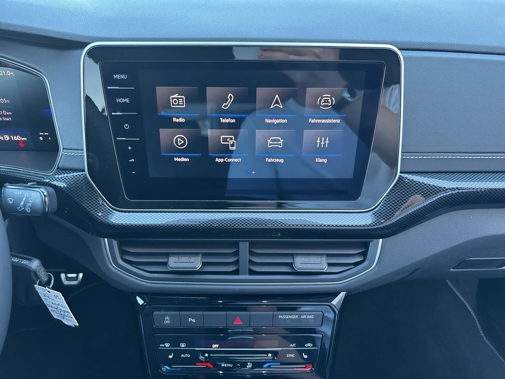 Volkswagen-T-Cross-image-10