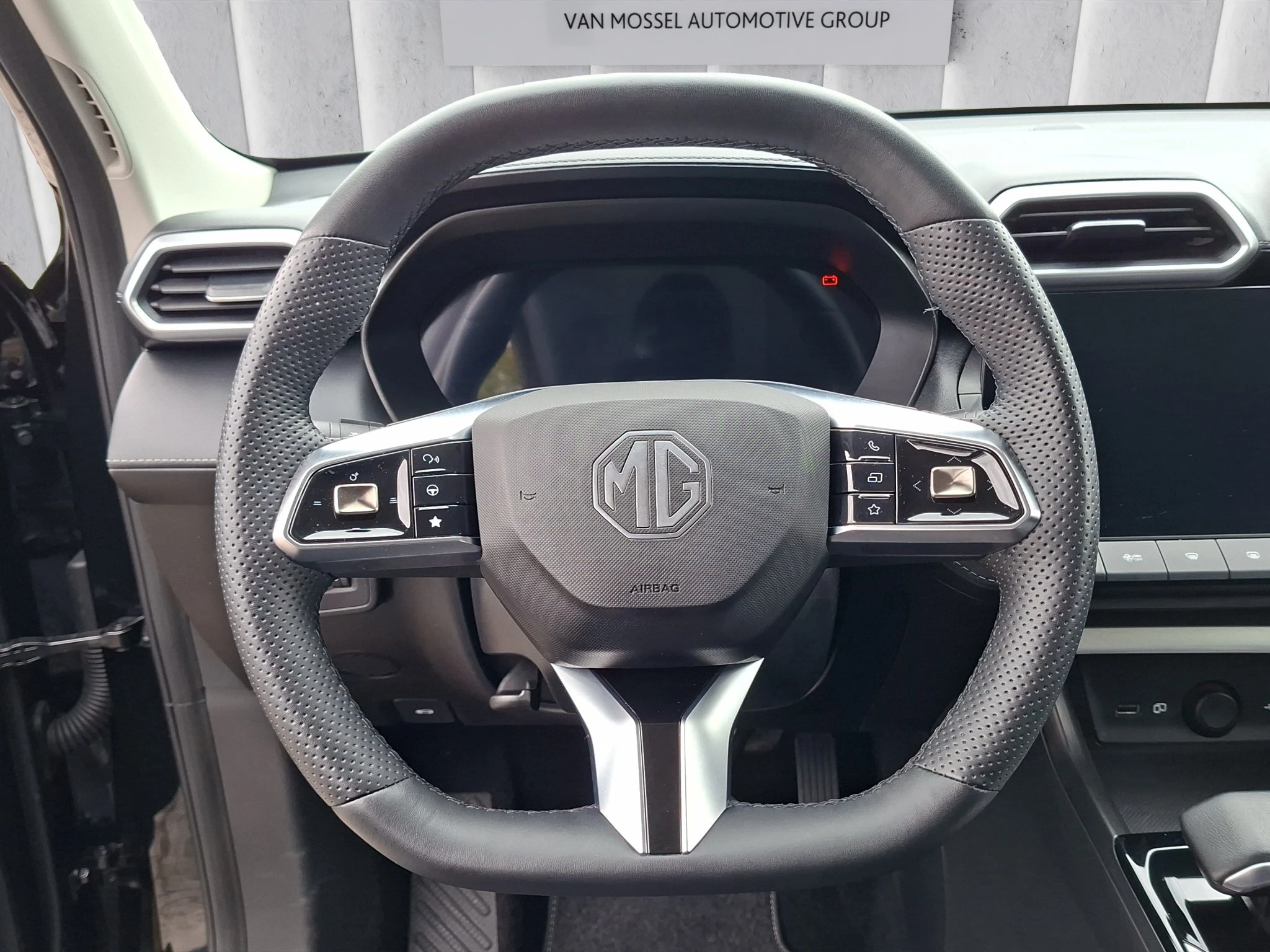 MG-ZS-image-12