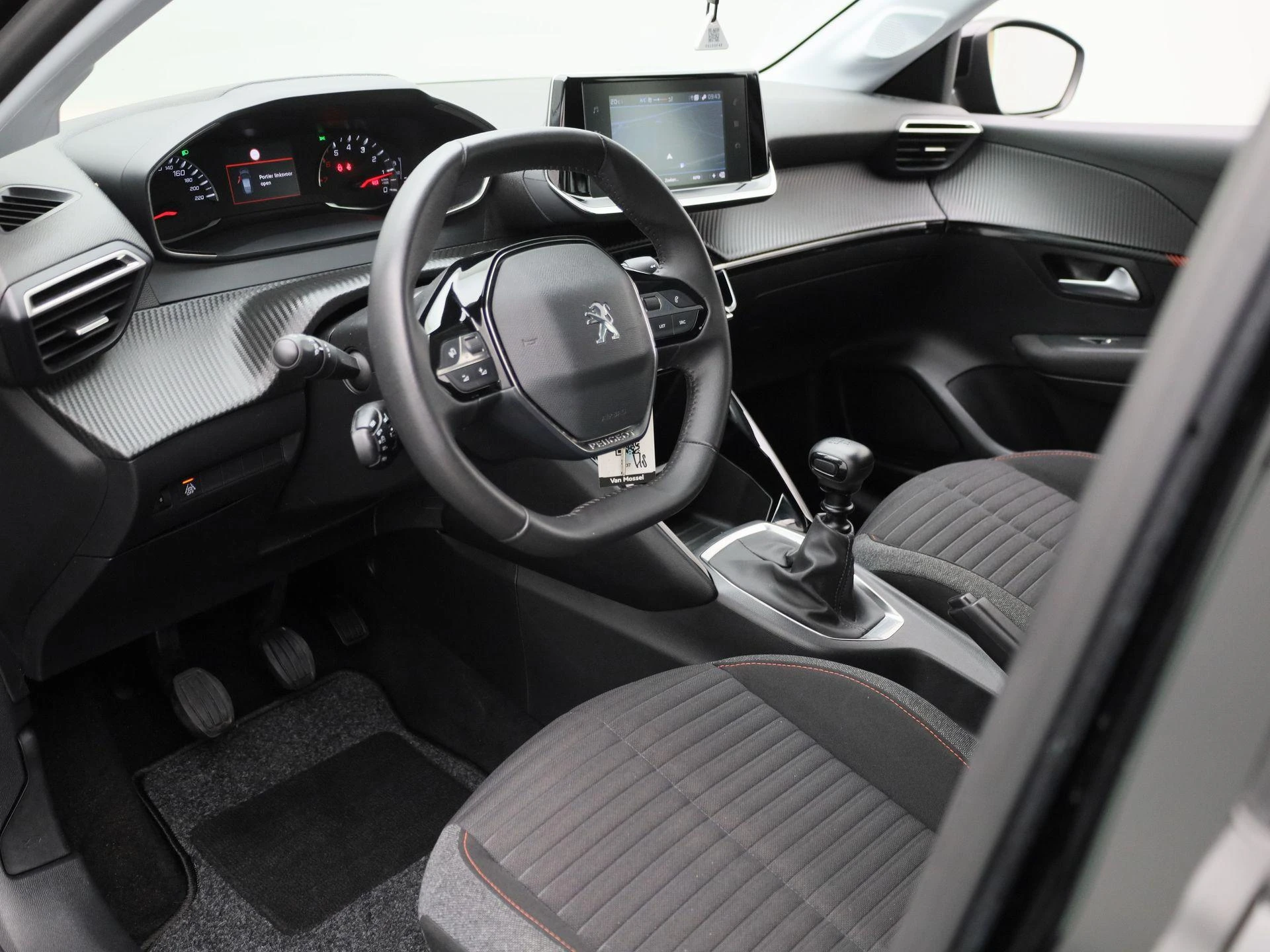 Peugeot-208-image-14