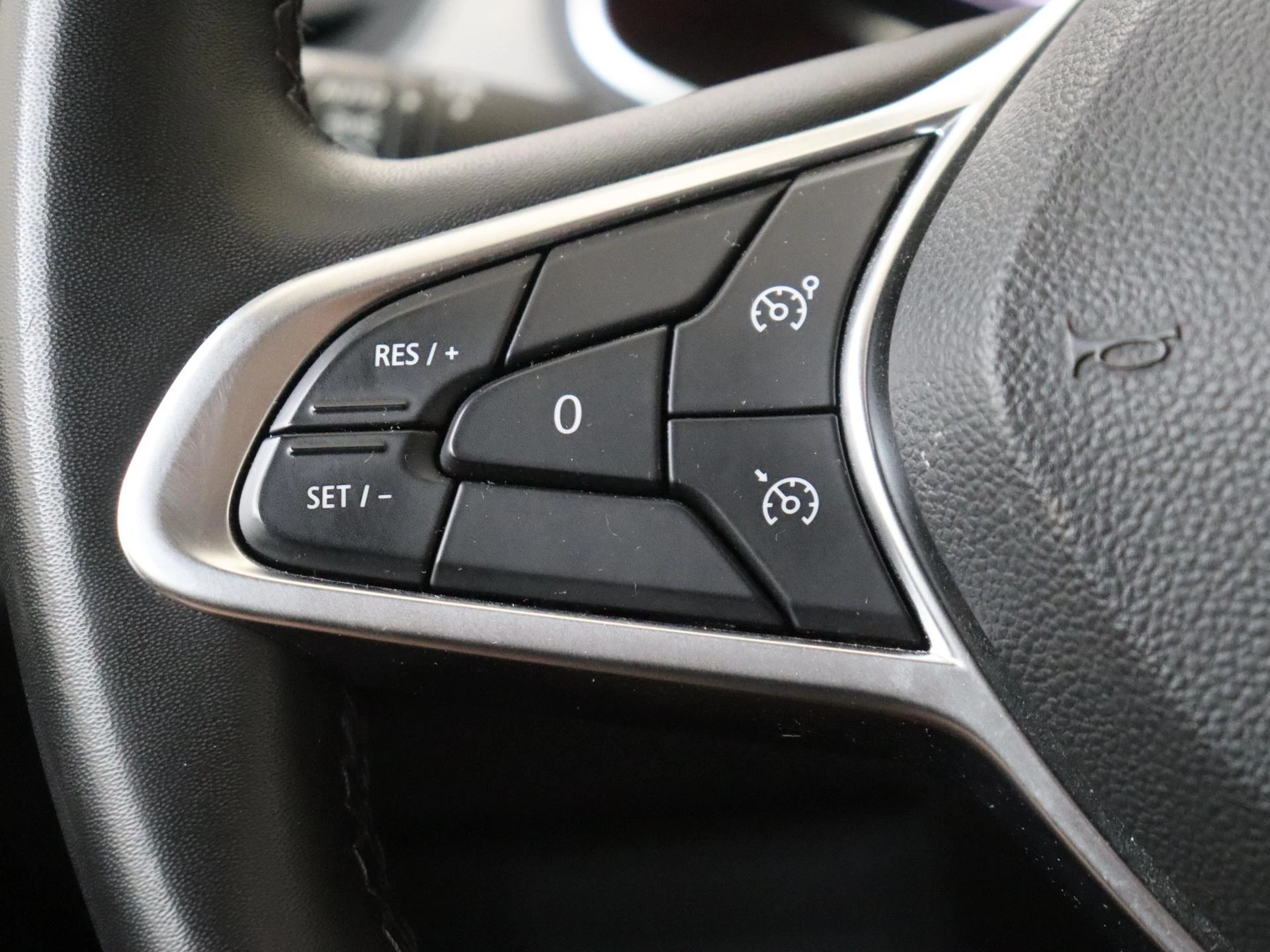 Renault-Captur-image-12