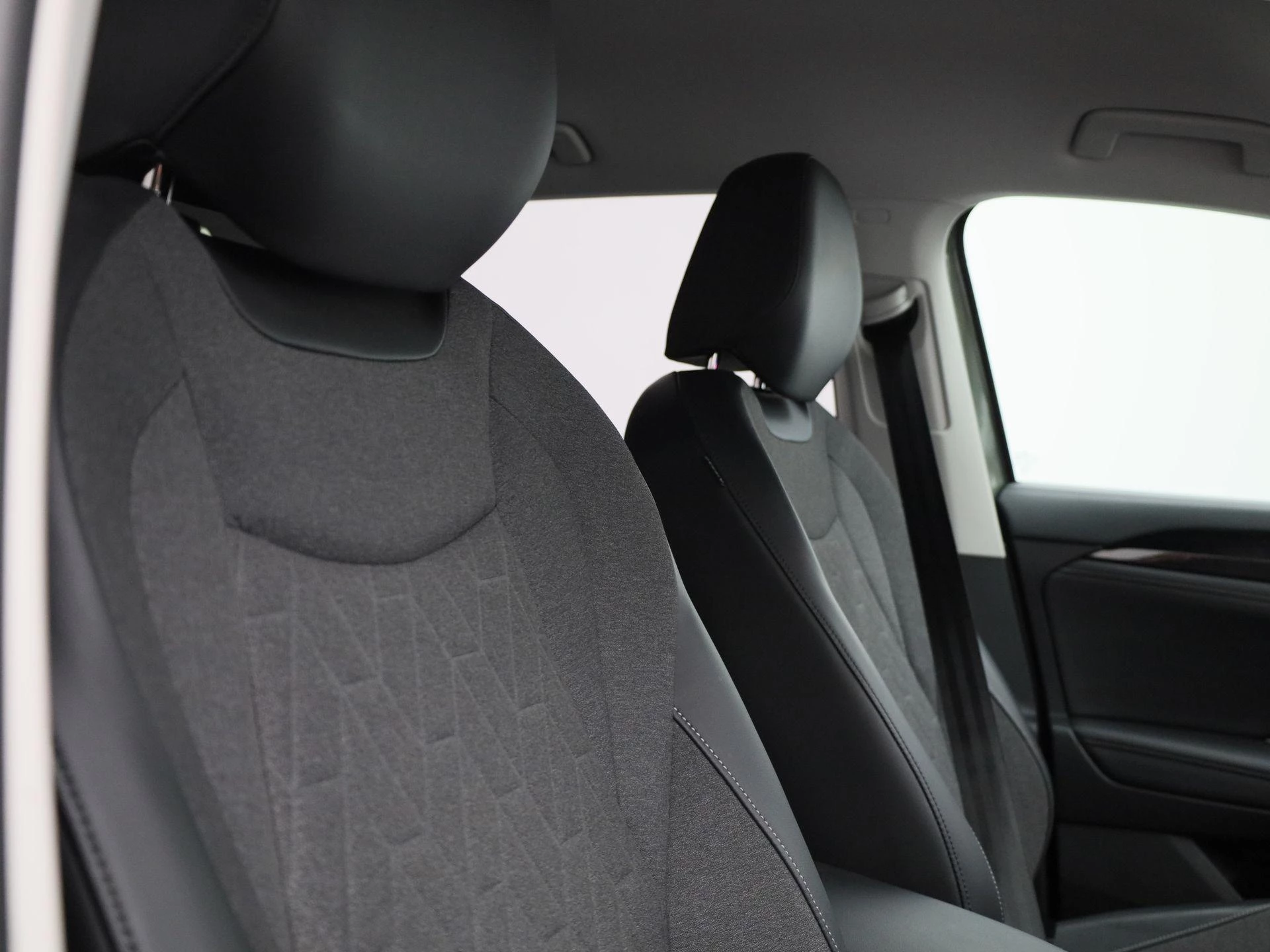Volkswagen Tayron 1.5 eHybrid Life Edition 204 PK|