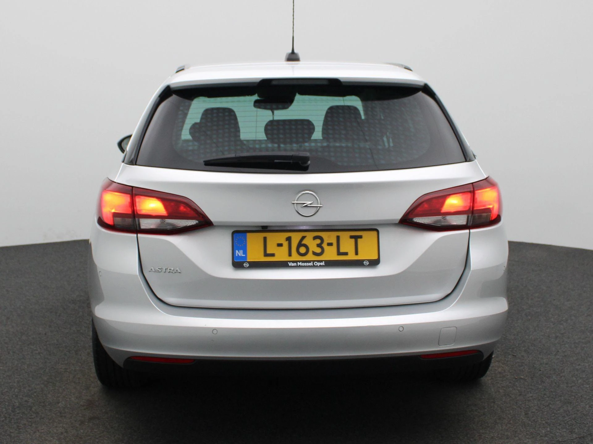 Opel-Astra-image-4