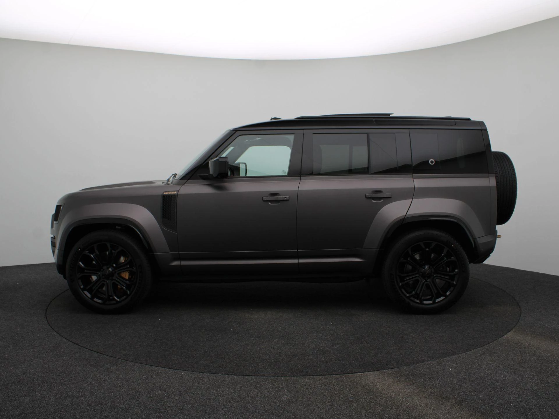Land Rover Defender 110 4.4 P635 110 Octa