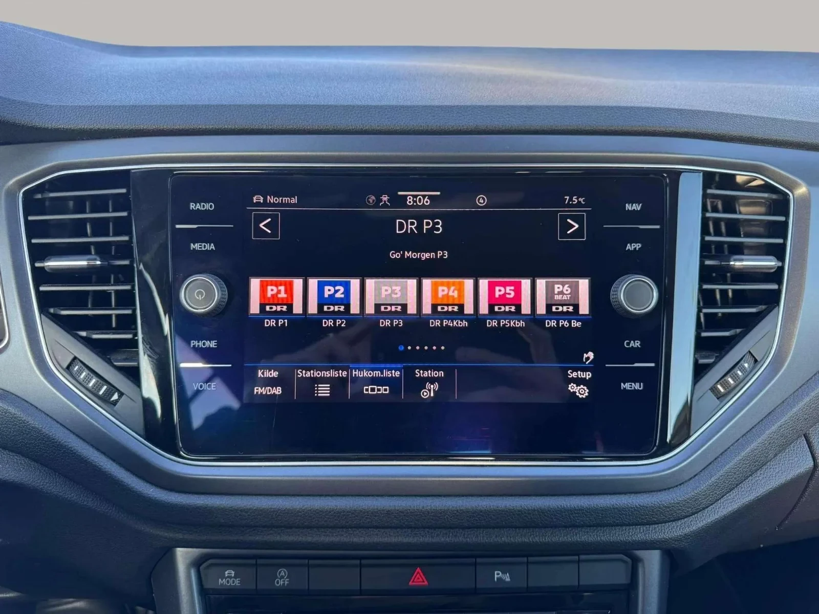 Volkswagen-T-Roc-image-12