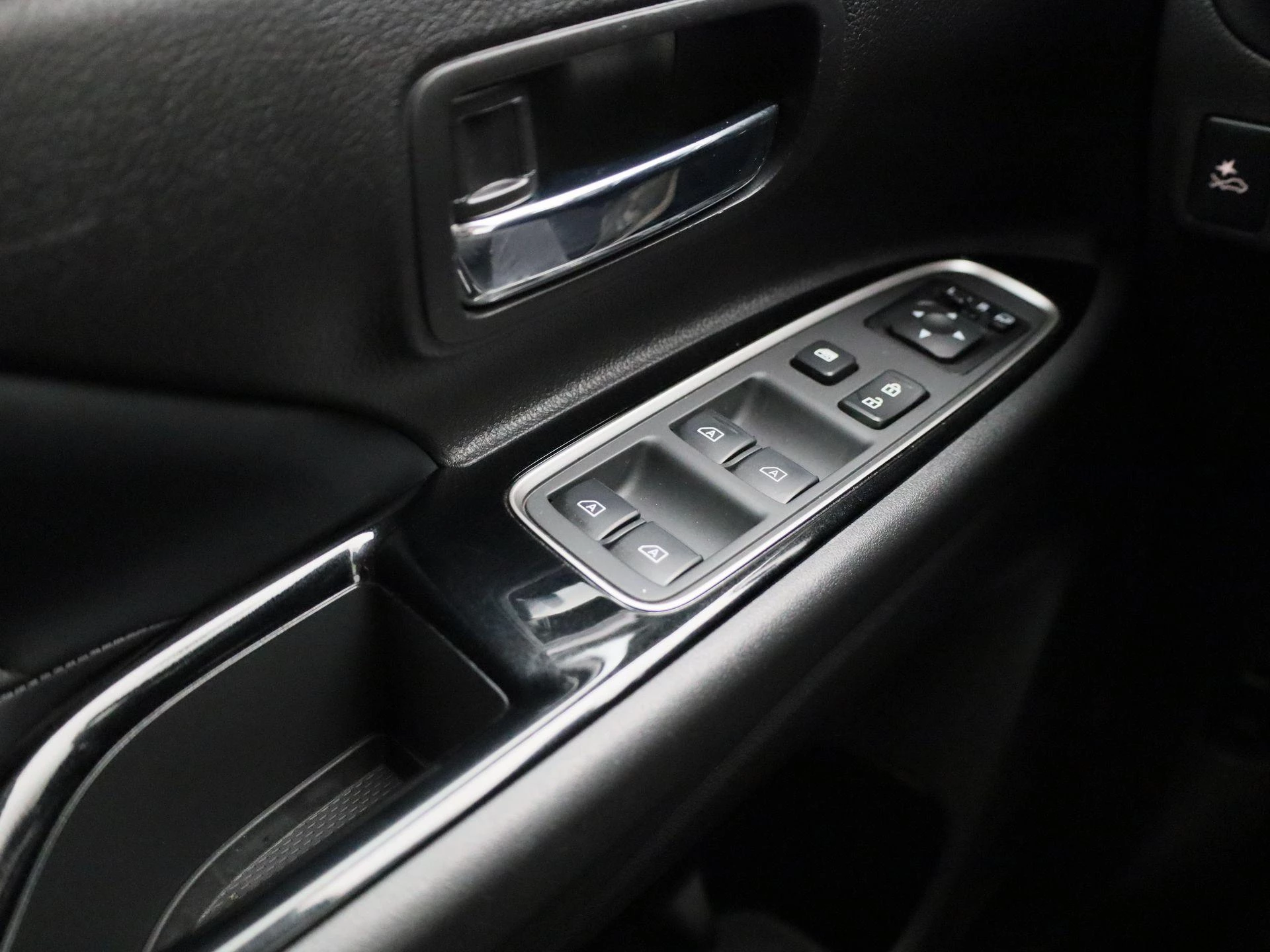 Mitsubishi-Outlander-image-23