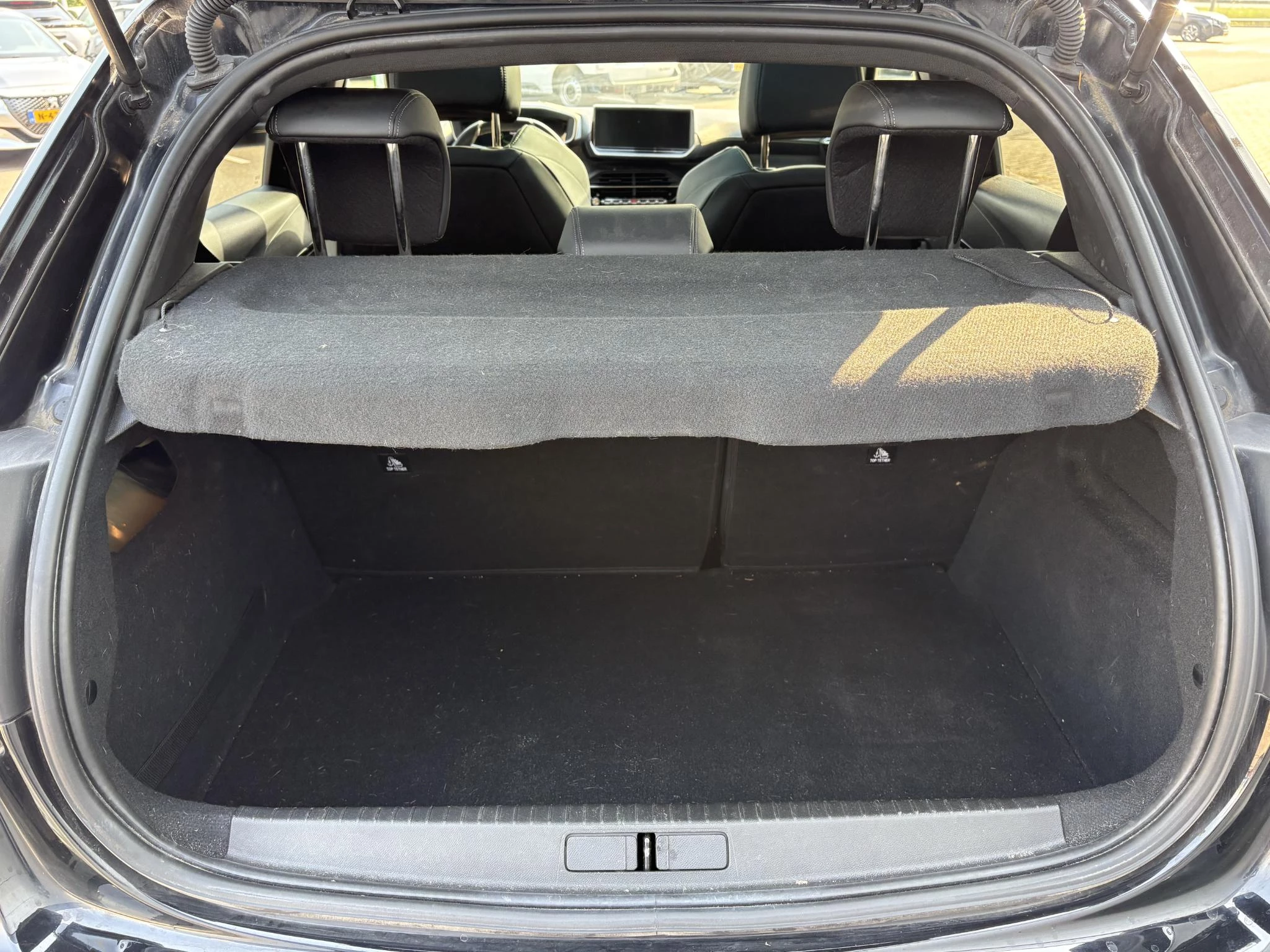 Peugeot-208-image-27