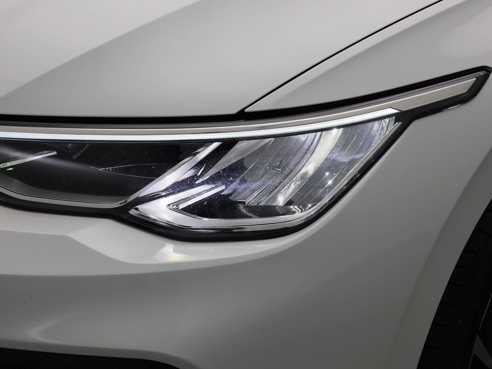 Volkswagen-Golf-image-13